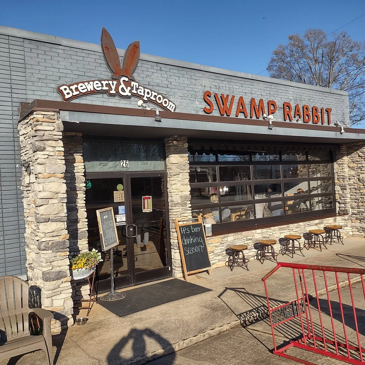 Award-winning craft beer and a local food truck vibe at Swamp Rabbit Brewery & Taproom in Travelers Rest near Riverdaze.