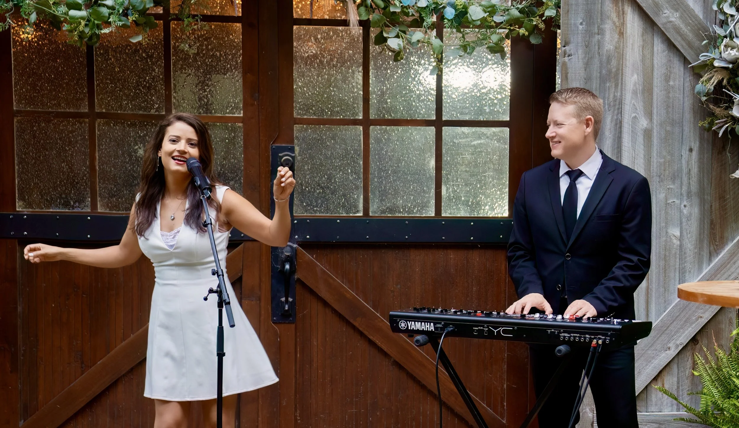 Lani Lei Band performing