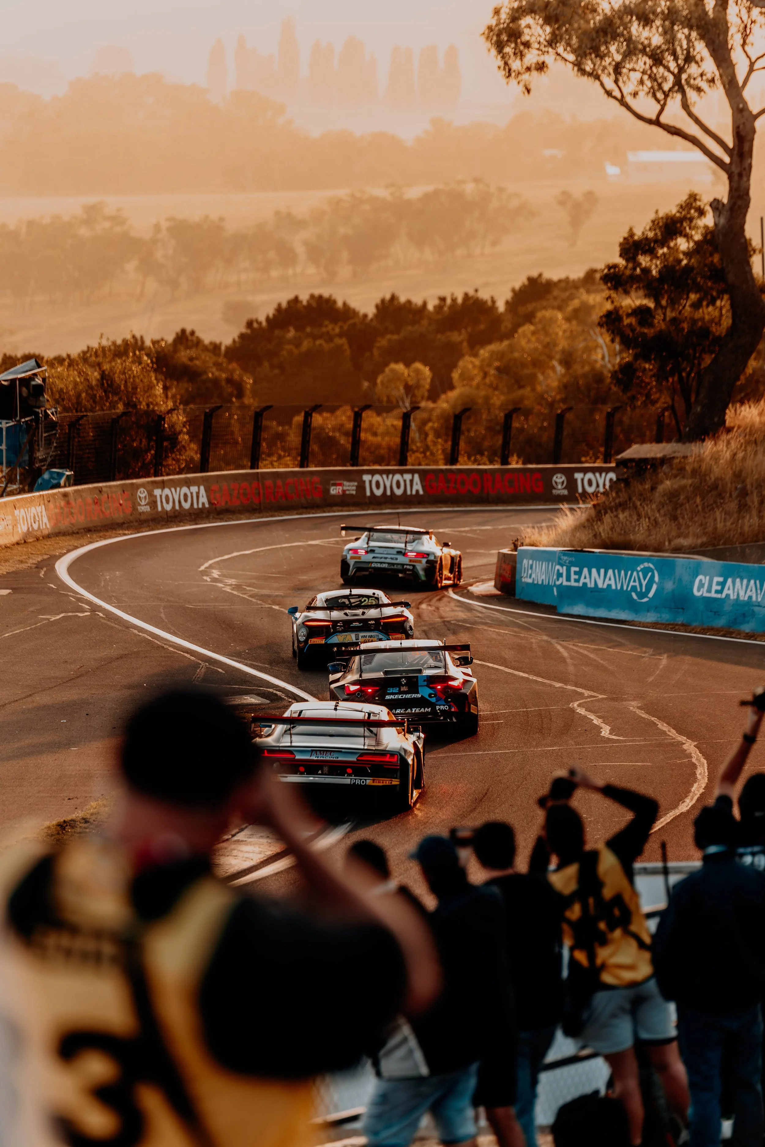 Motorsport endurance race coverage