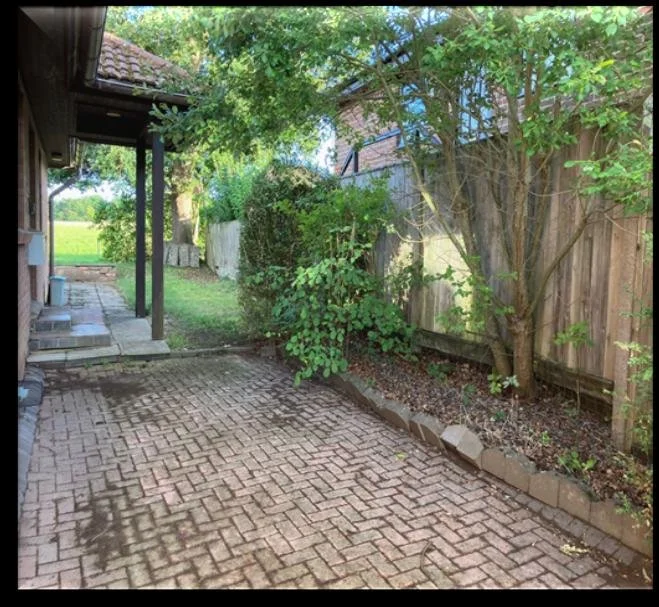 Entrance garden before refurbishment - Overton Hampshire