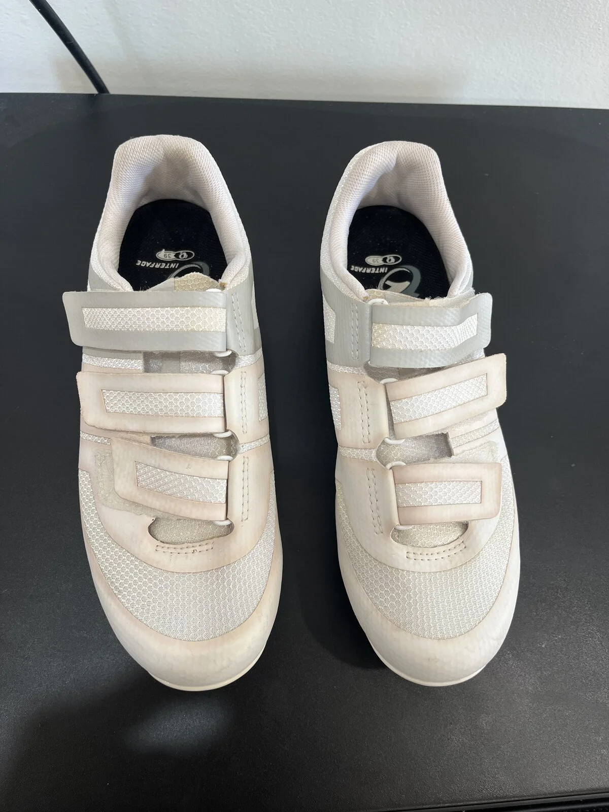 Giro shoes side