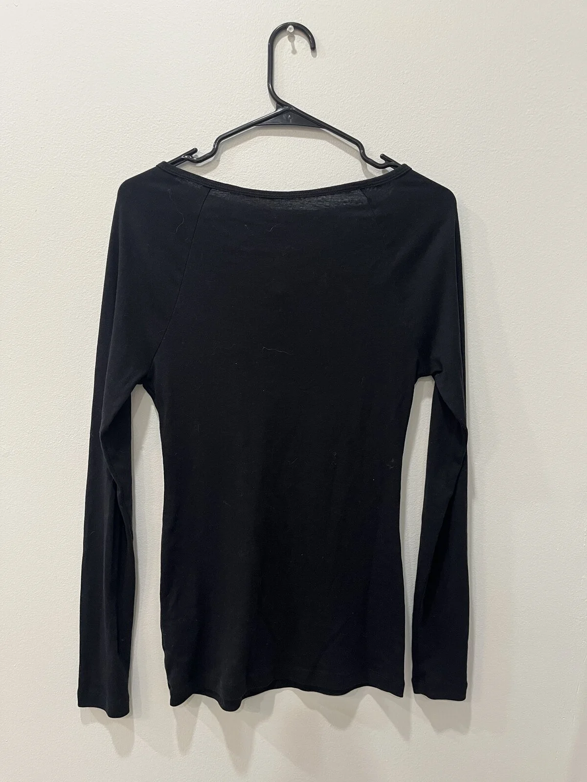Black henley detail