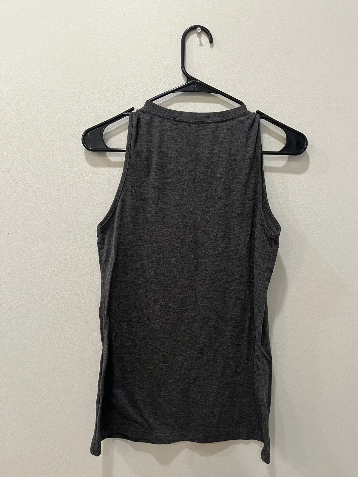 Graphic tank detail