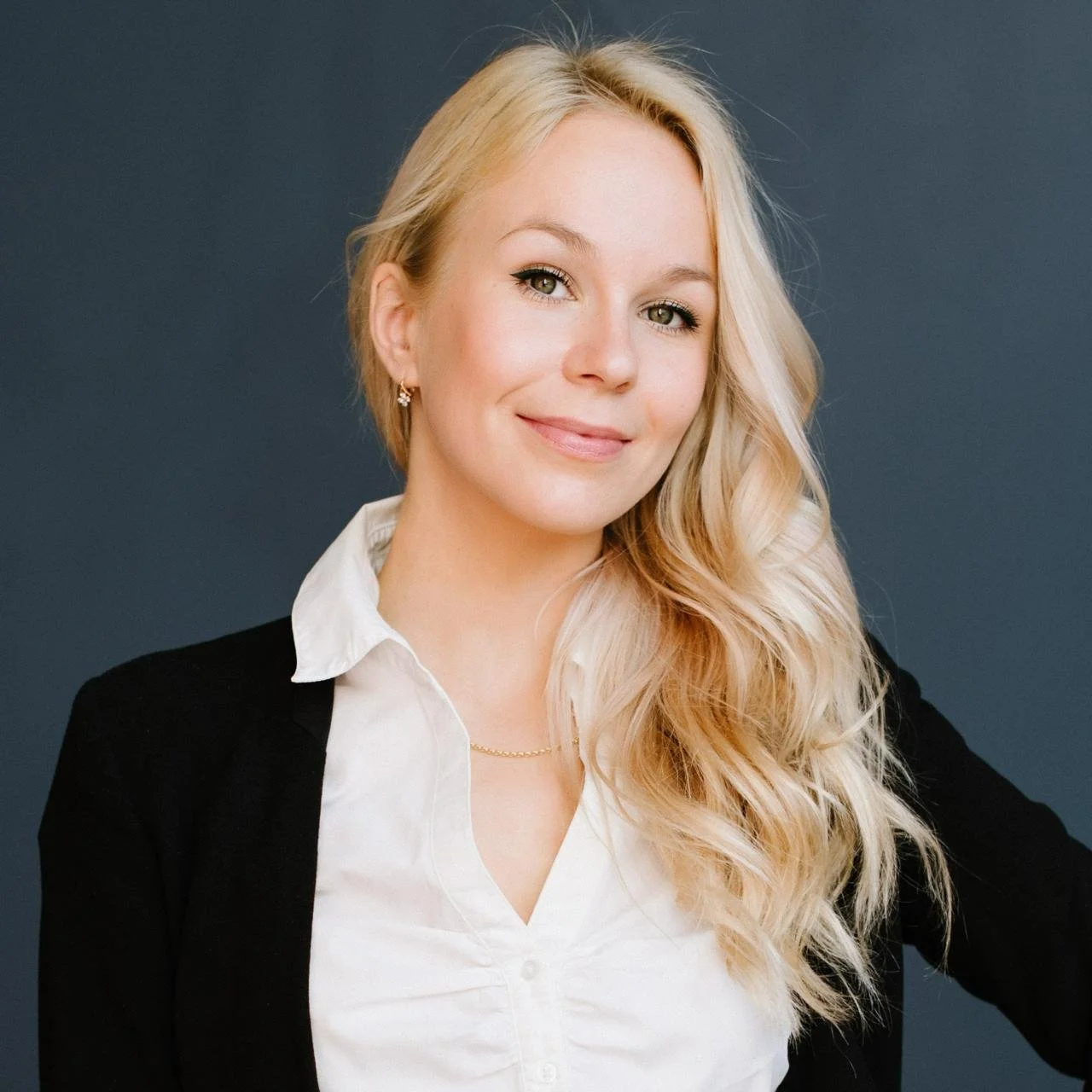 Dr. Julia Bethwaite