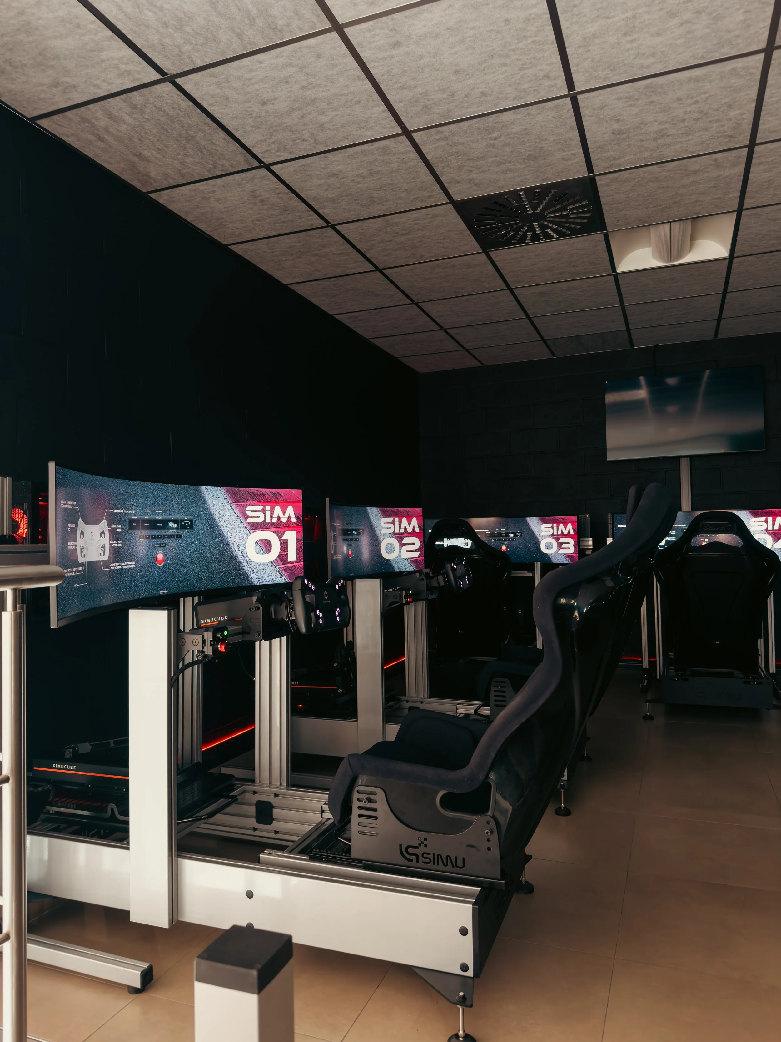 Rangée de simulateurs chez Sim Motorsport