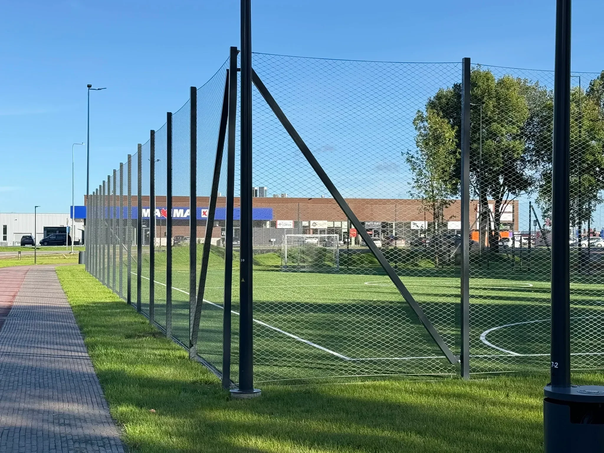 Varstomi vartai futbolo aikštelės aptvare