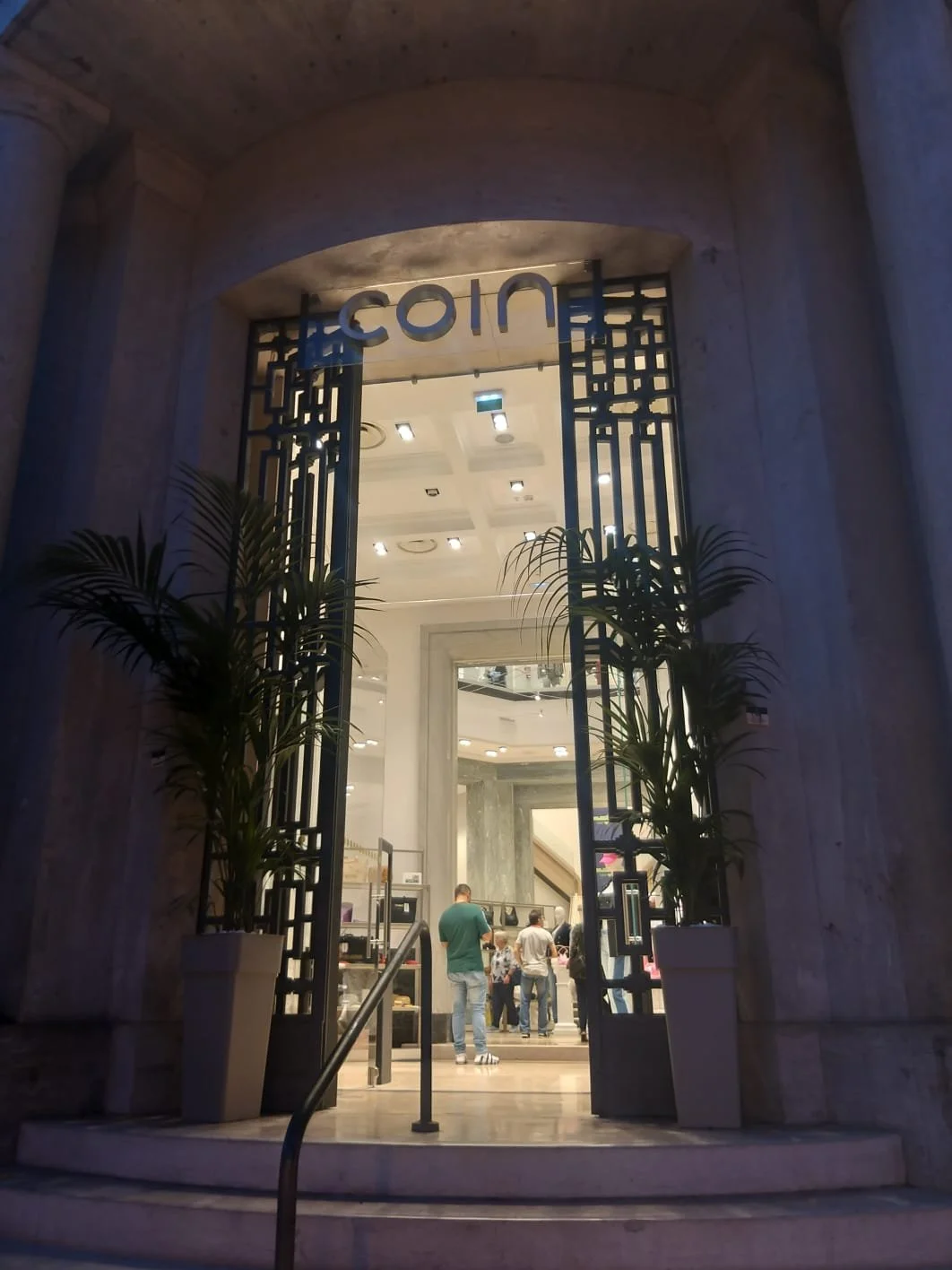 COIN - Esterno edificio