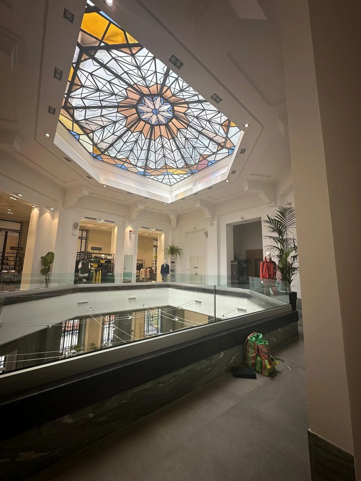 COIN - Dettaglio facciata