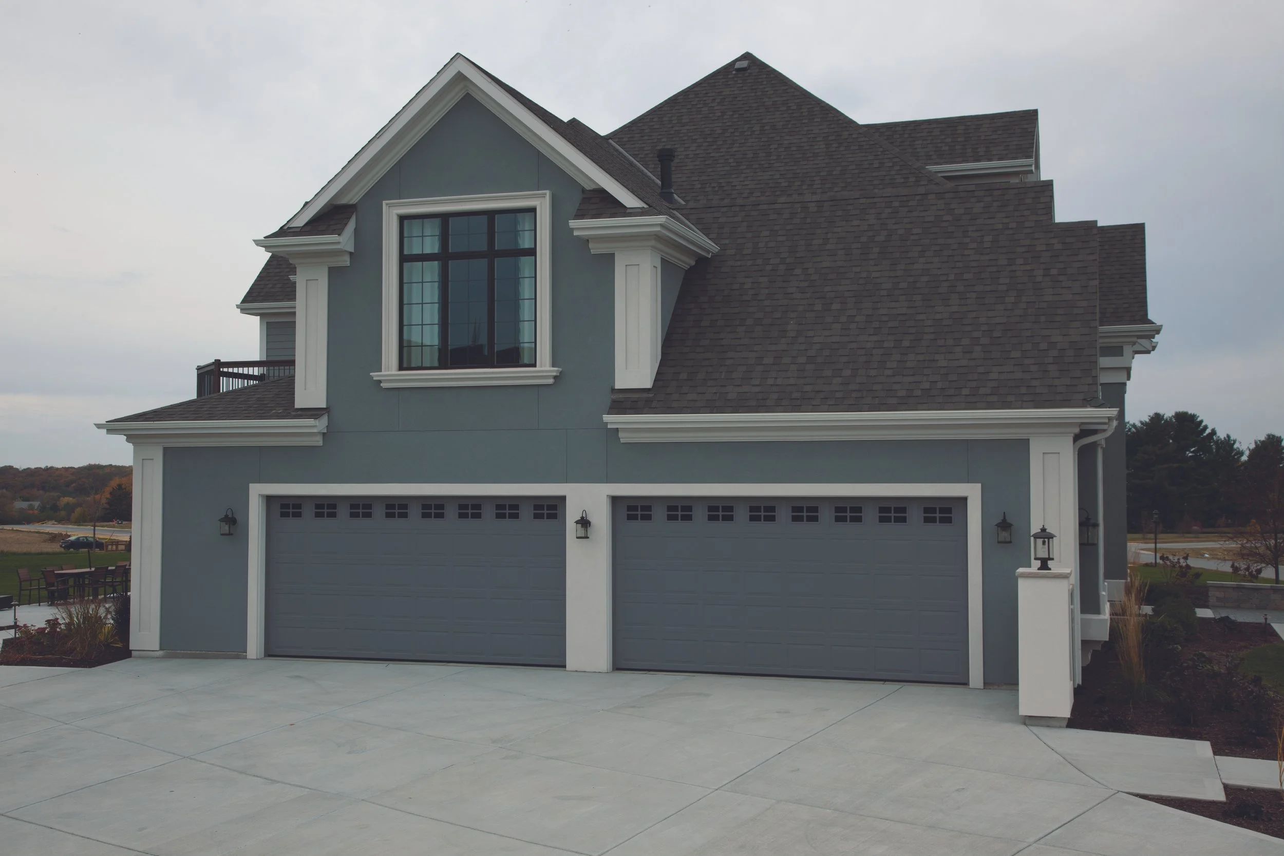 Garage door repair and installation service in Shakopee, MN