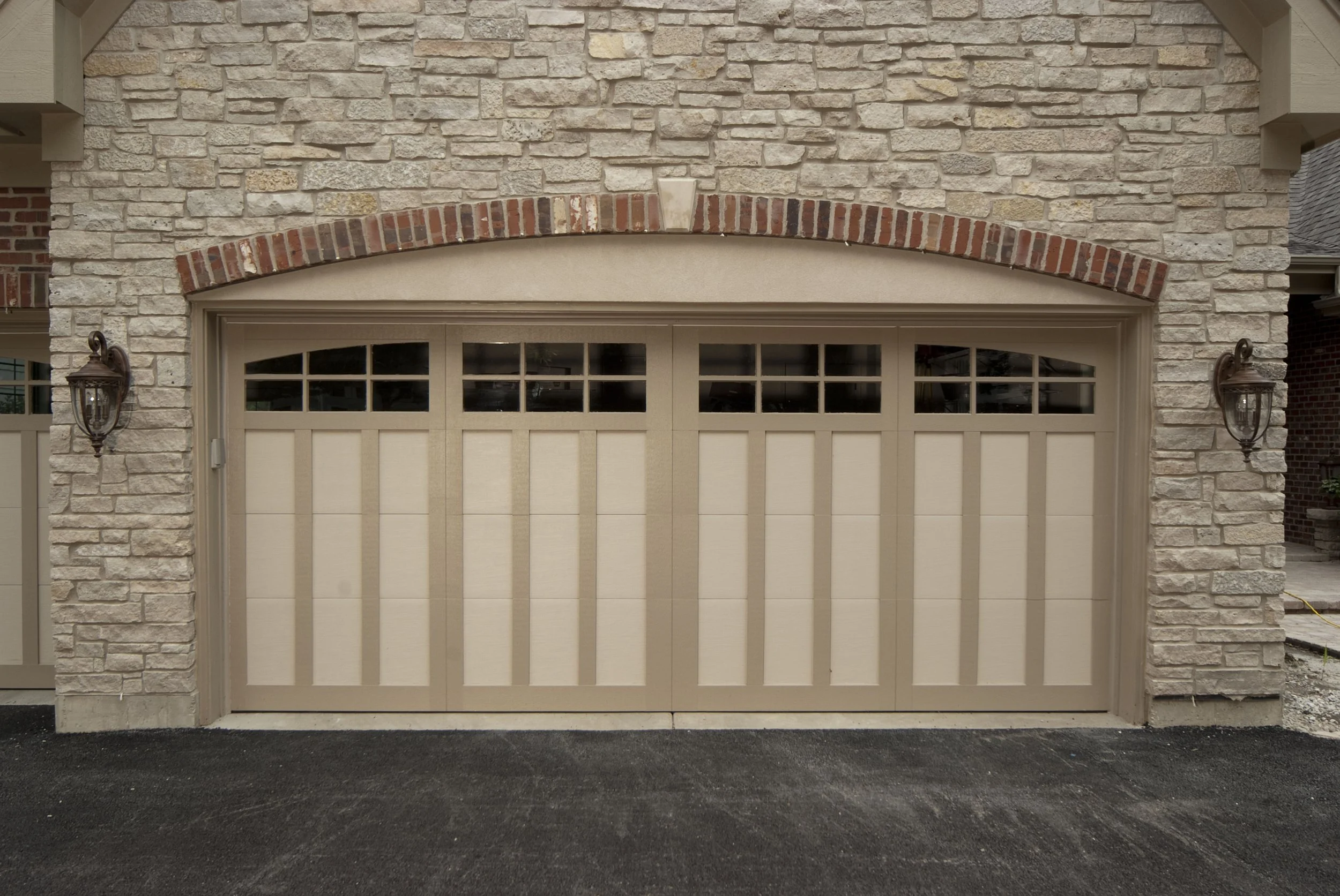 Residential home with garage doors - Twin Cities metro
