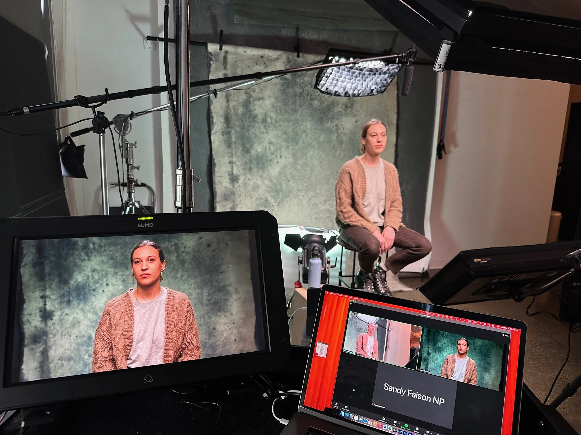 Behind the scenes during the ���߲ݴ�ý Industry Showcase shoot