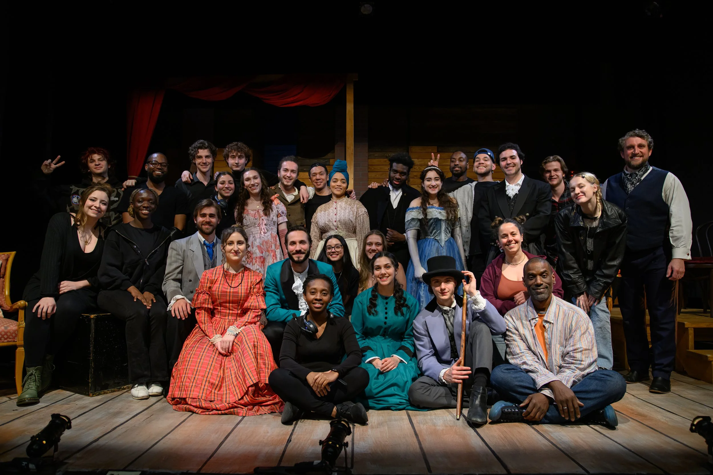 Cast and crew working on a ���߲ݴ�ý production