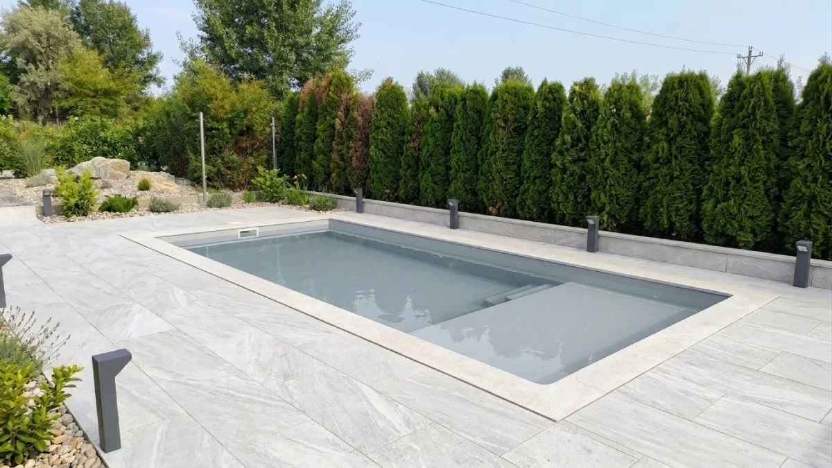 Műanyag medence telepítés kész állapotban