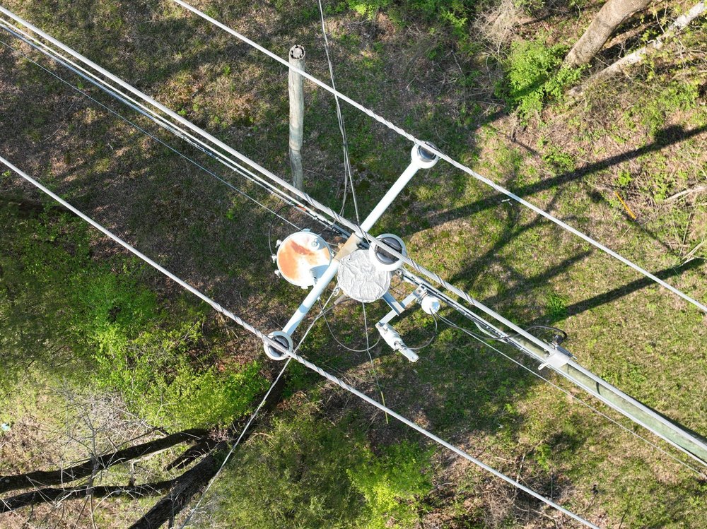 Crossarm and hardware from directly above