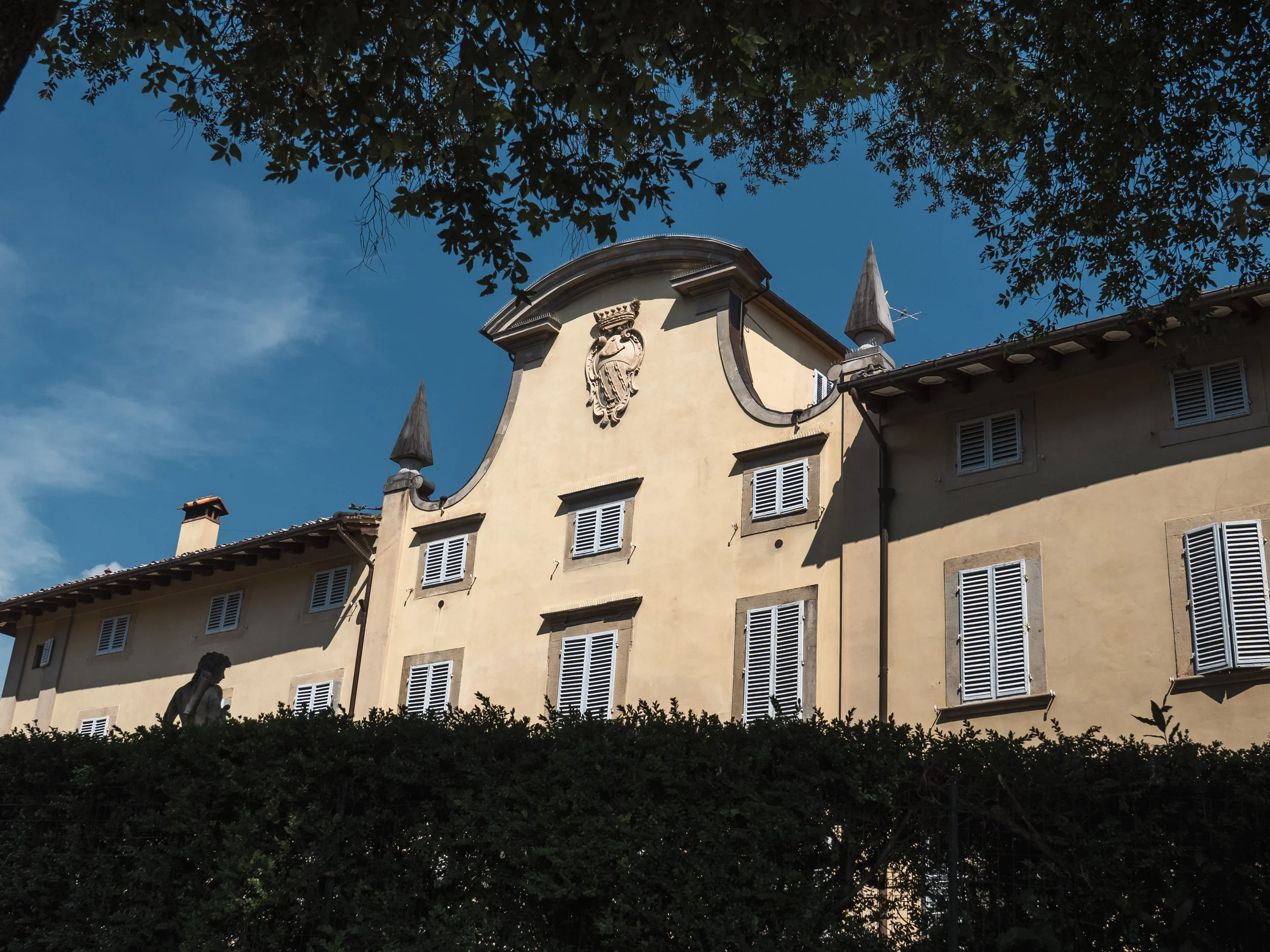 Villa Gerini — la facciata al crepuscolo