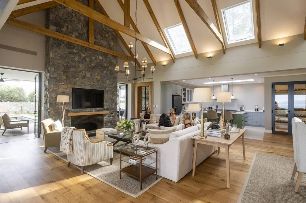 The lodge lounge