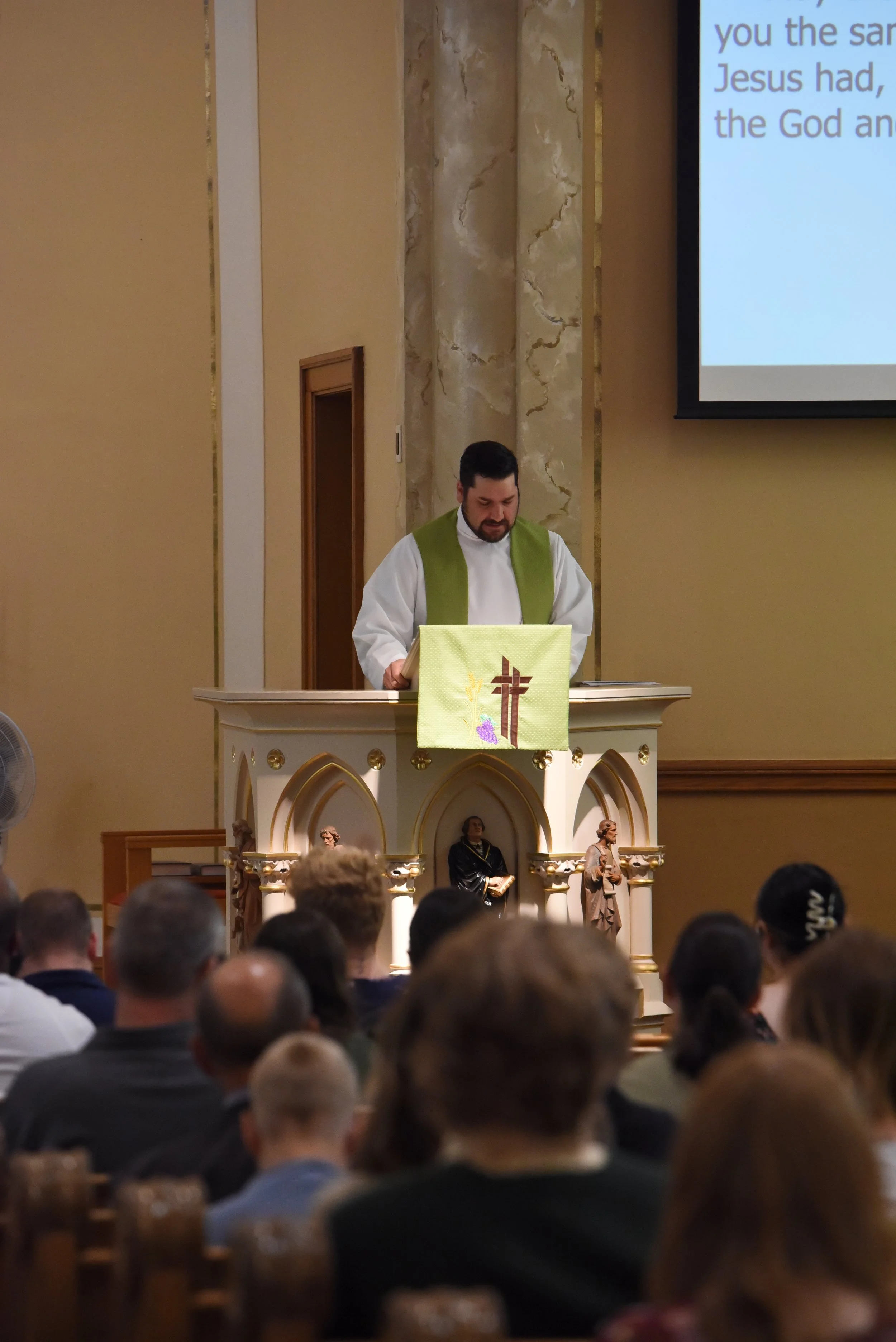 Worship at St. Paul Lutheran