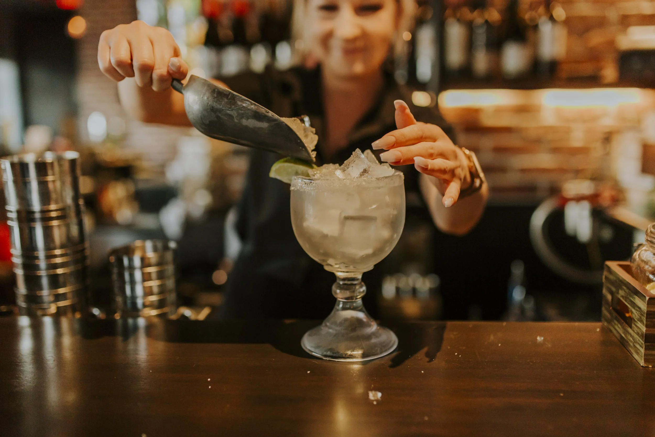 Smokin Fins bartender
