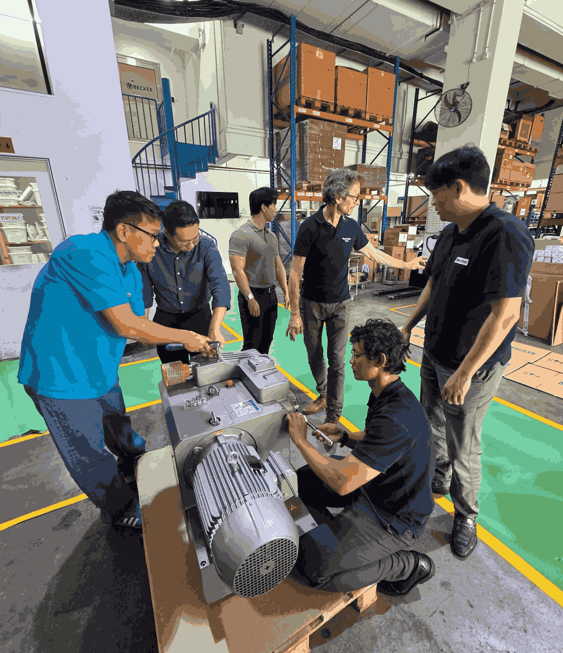 ทีมวิศวกรผู้เชี่ยวชาญจาก Airvac ให้บริการซ่อมบำรุงและโอเวอร์ฮอลปั๊มสุญญากาศในโรงงานอุตสาหกรรม