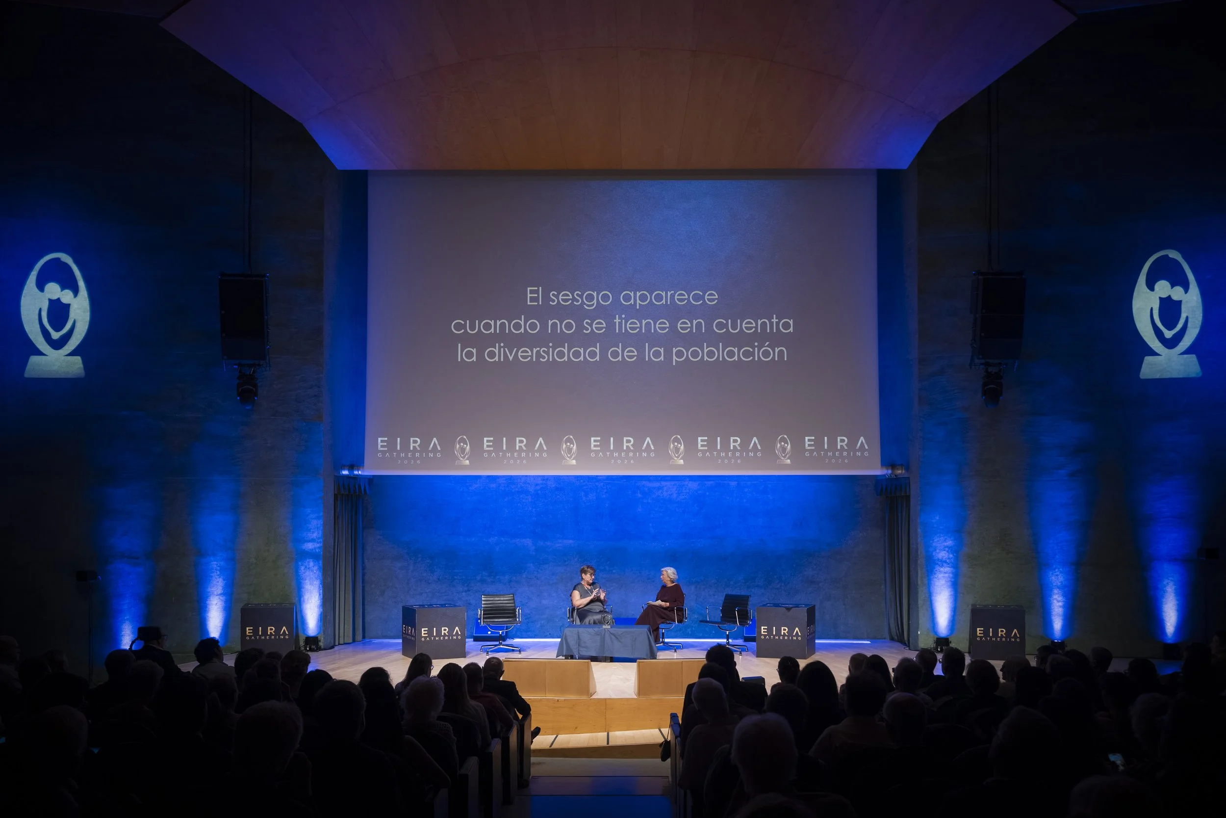 Dr. Teresa Pont in Conversation, photograph 160