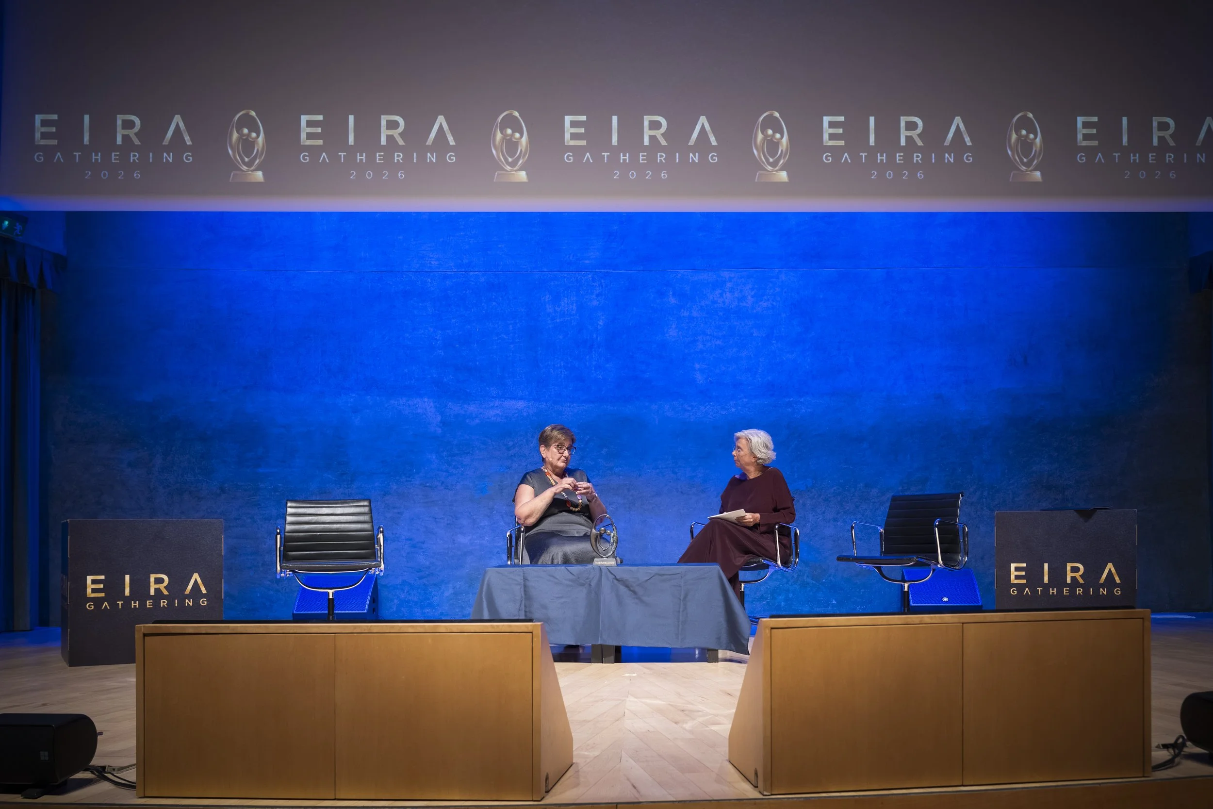 Dr. Teresa Pont in Conversation, photograph 159