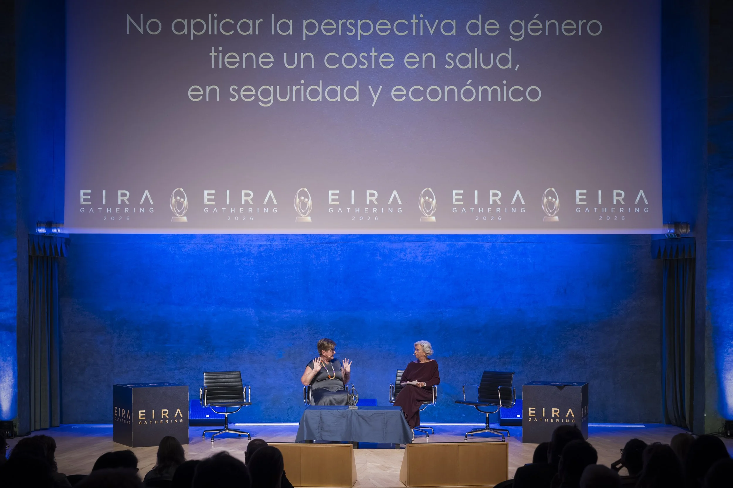Dr. Teresa Pont in Conversation, photograph 165