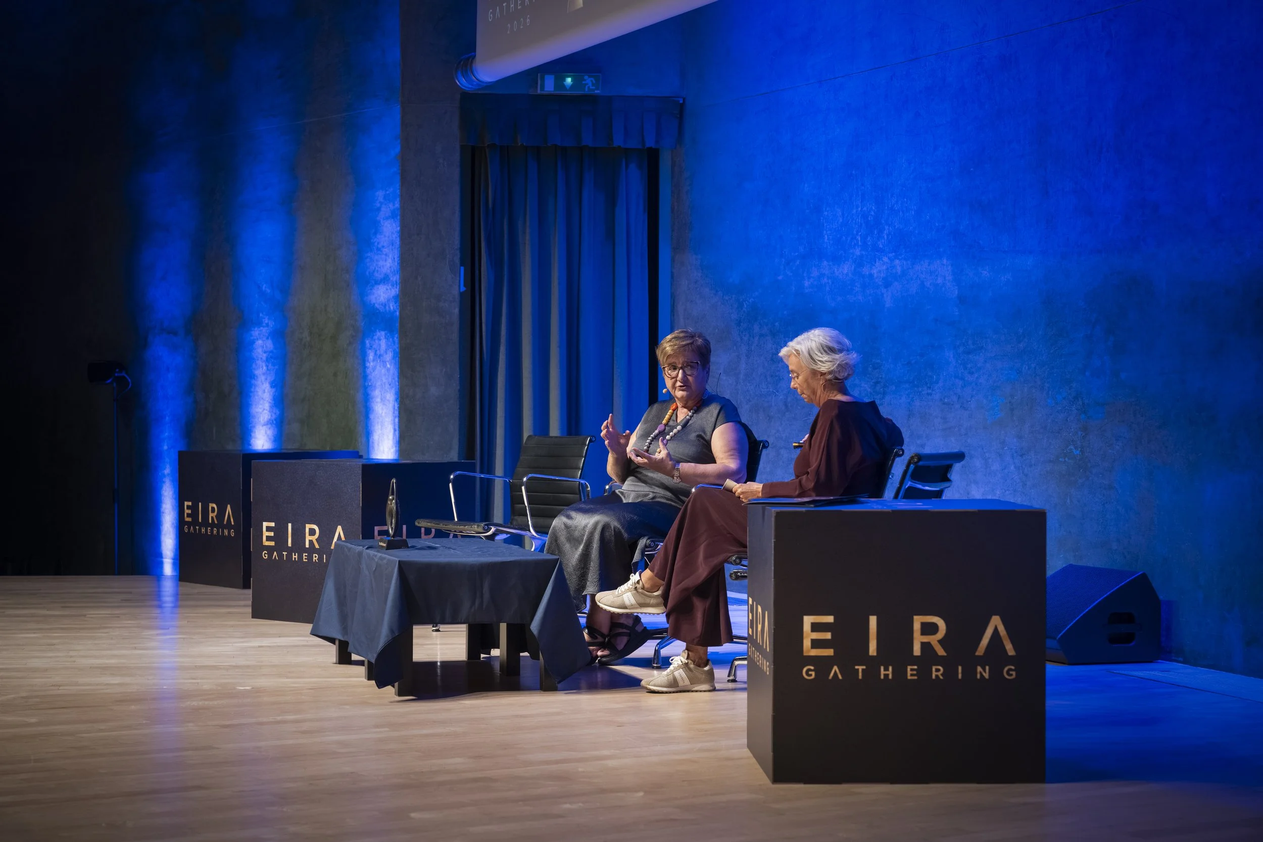 Dr. Teresa Pont in Conversation, photograph 162