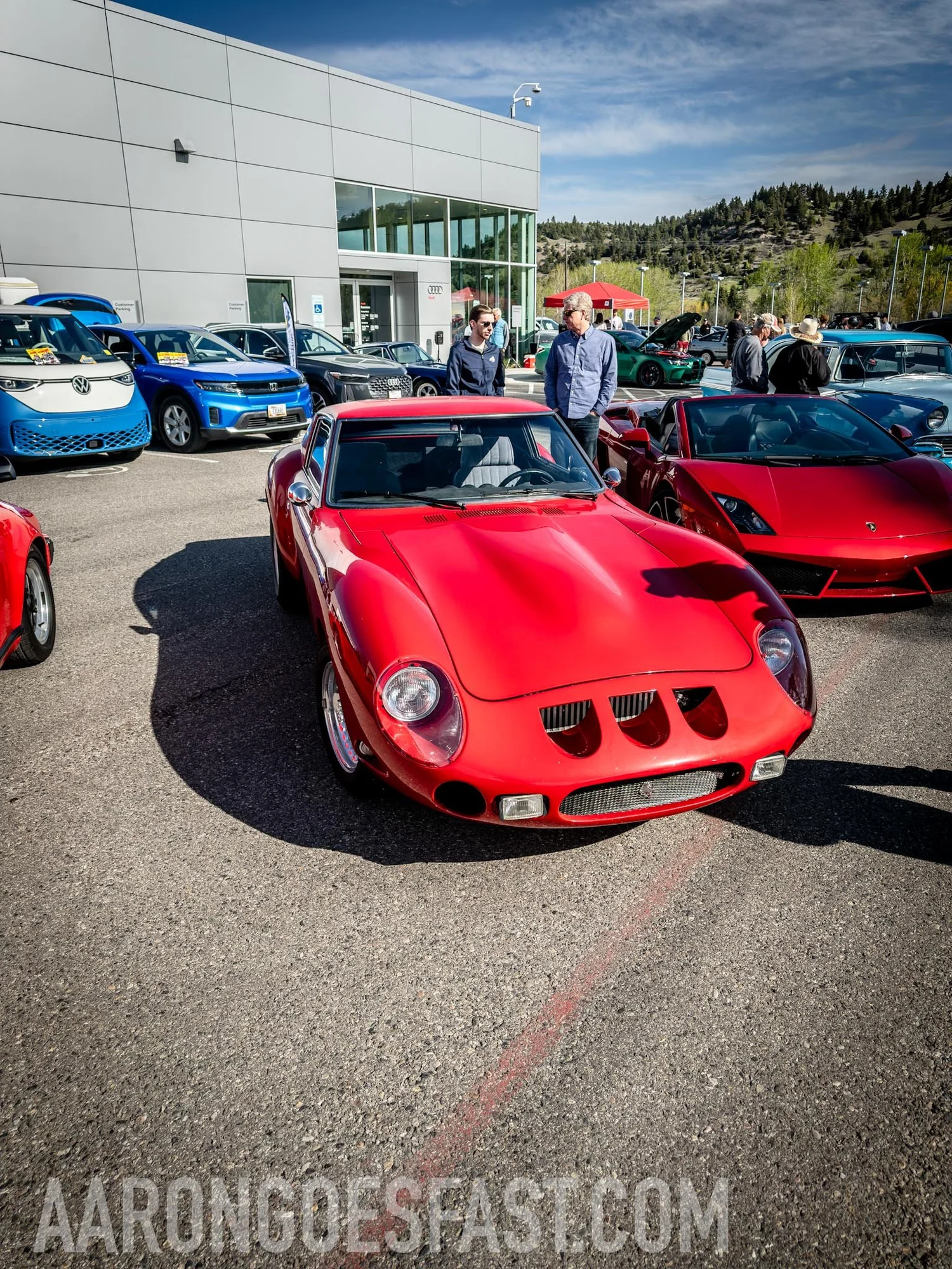 Red Ferrari 250 GTO-style tribute car