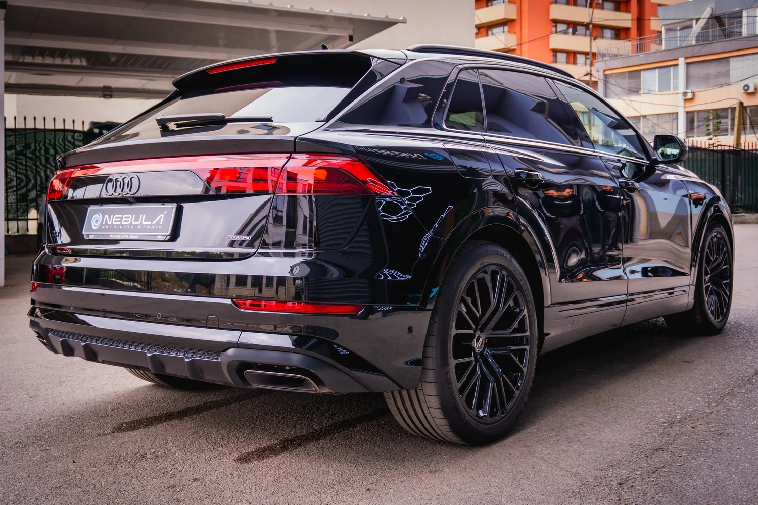 Audi Q8 · финален резултат на естествена светлина