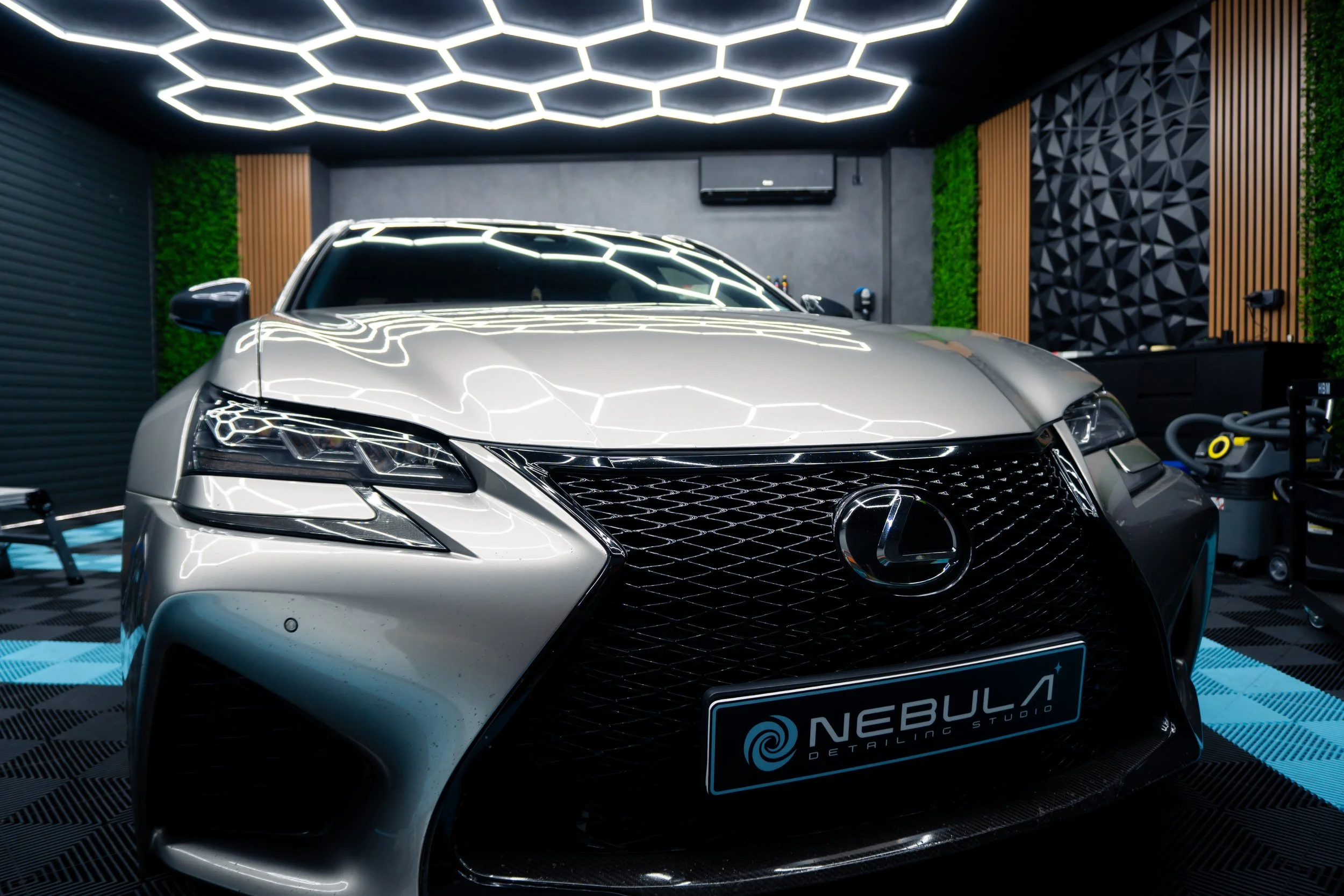 Финален кадър на Lexus GS F