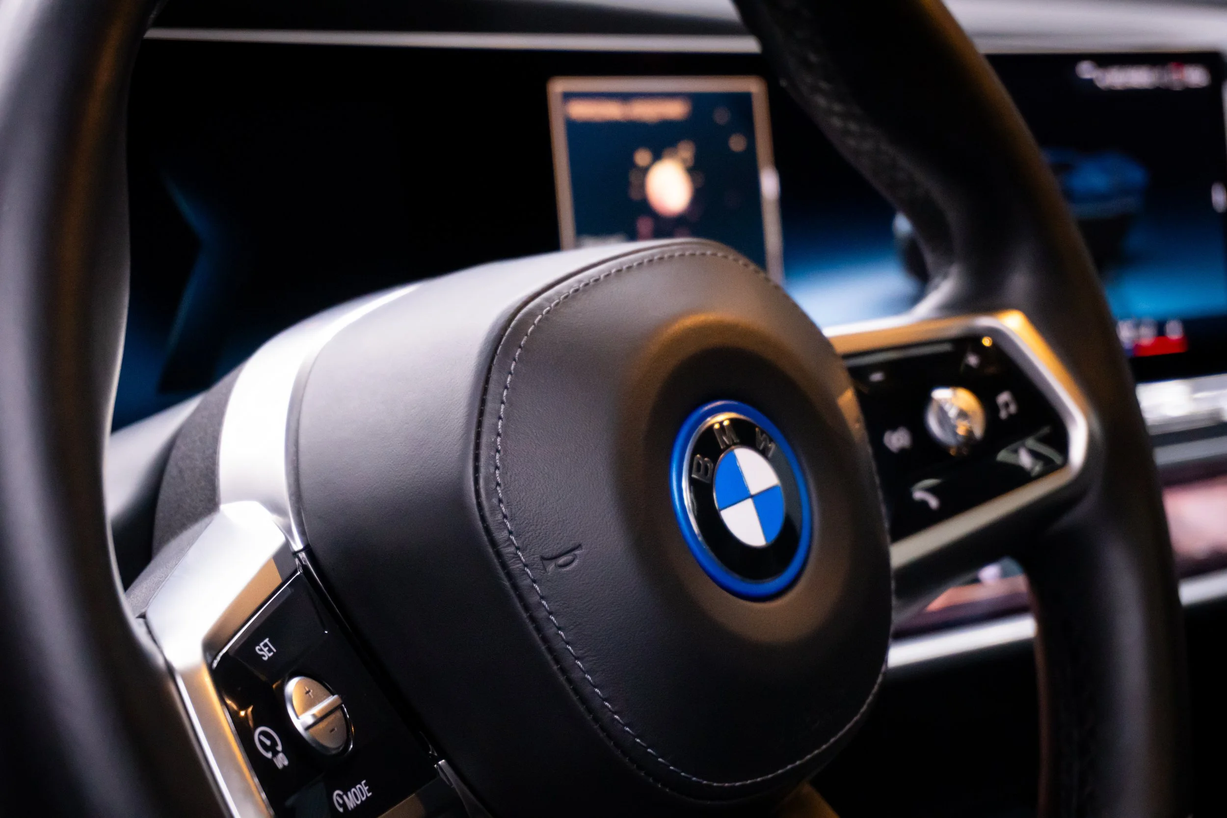Емблема на волана BMW i7