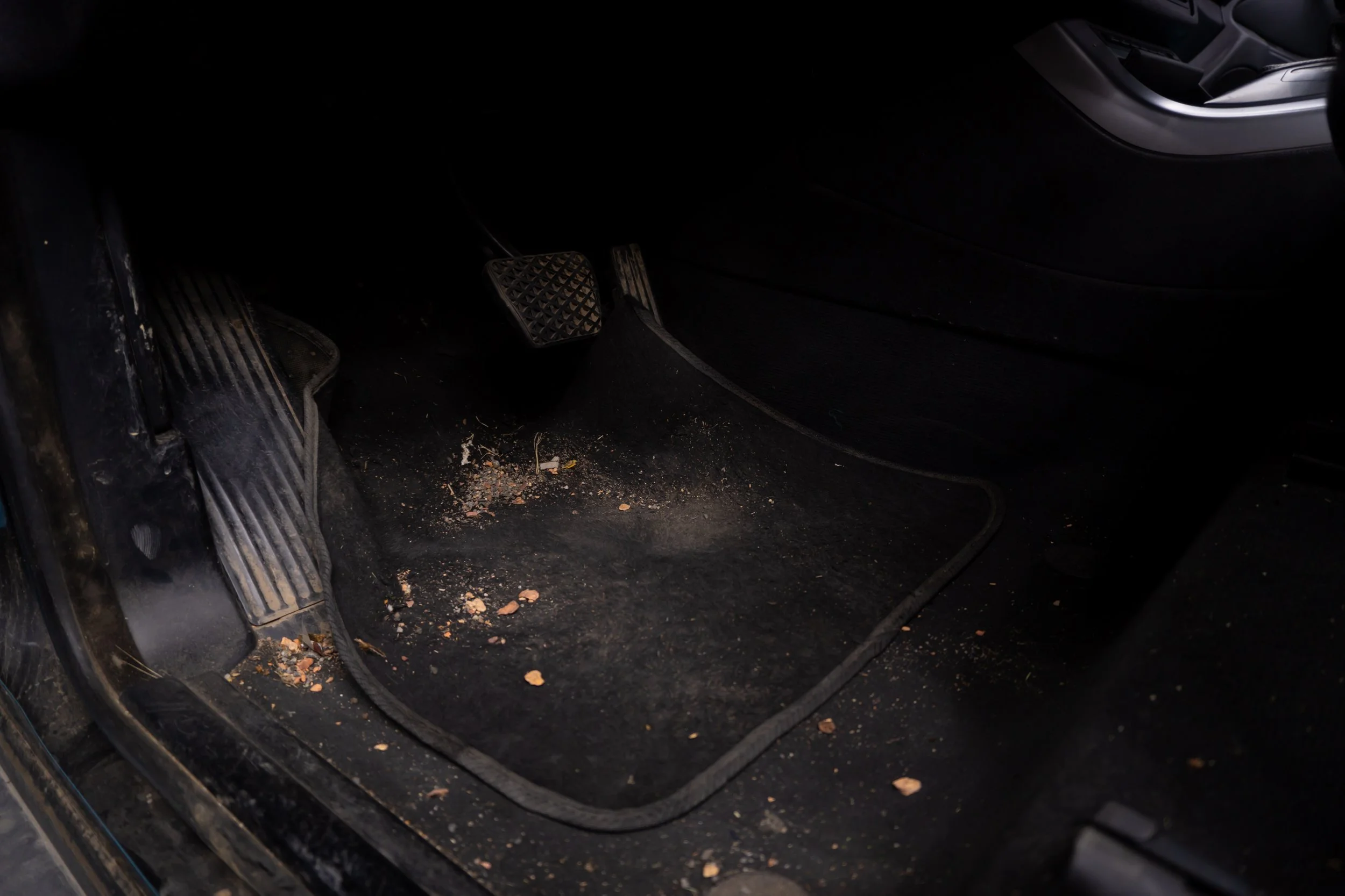 Подова зона на BMW X5 преди почистване