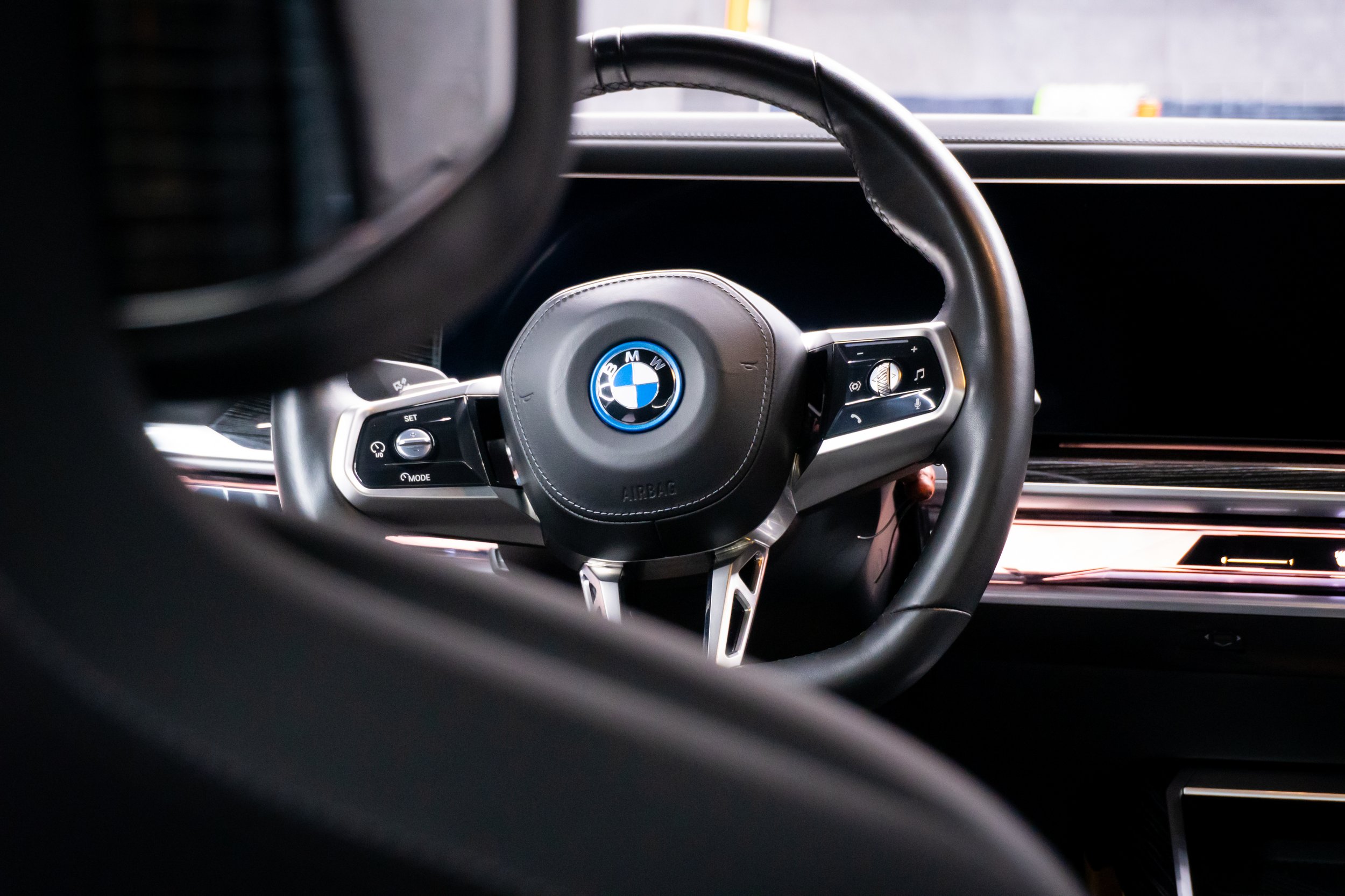Волан и интериор на BMW i7