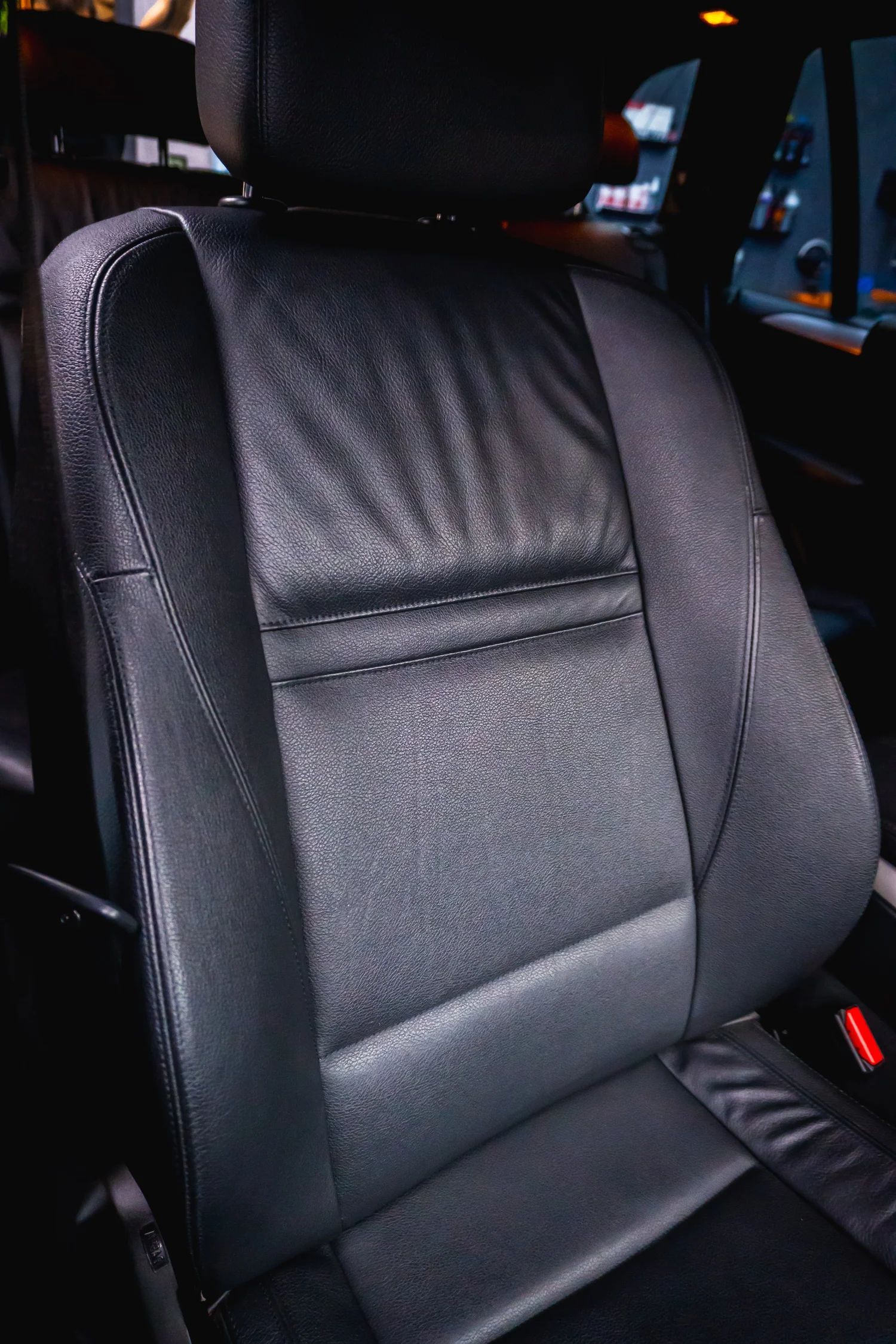 Кожа в BMW X5 след почистване