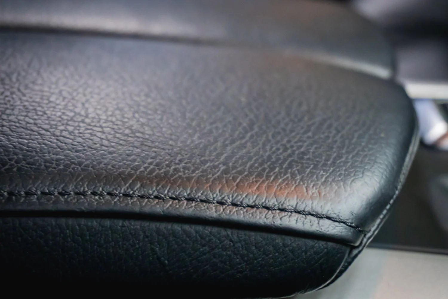 Подлакътник на BMW X5 след почистване