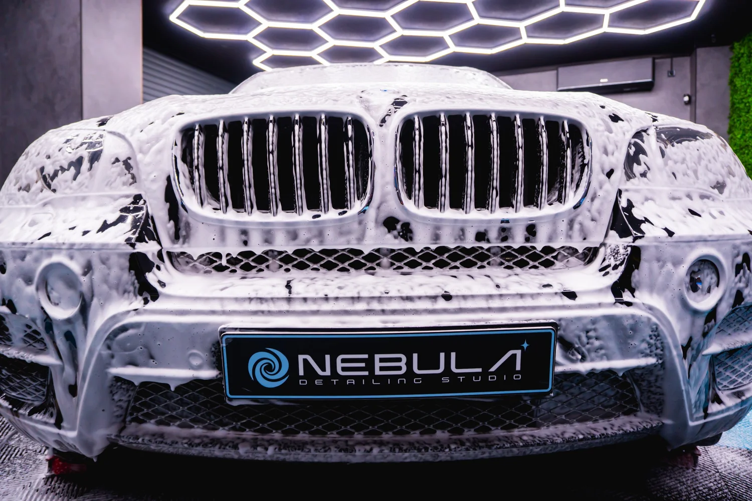 BMW X5 с активна пяна
