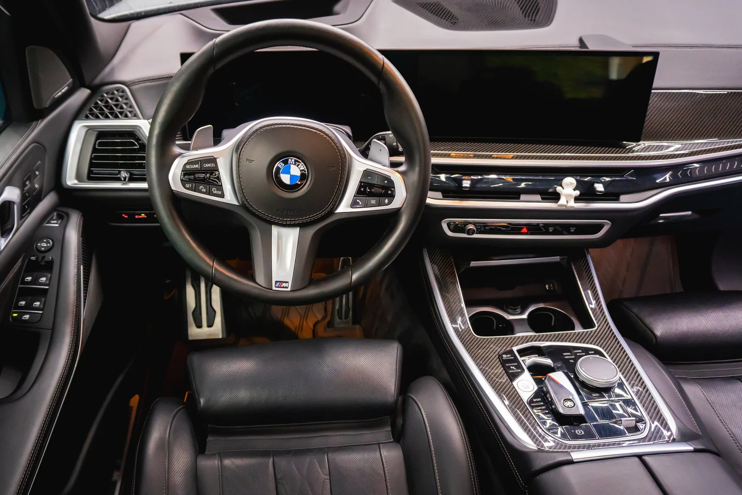BMW X5 след завършен интериорен детайлинг