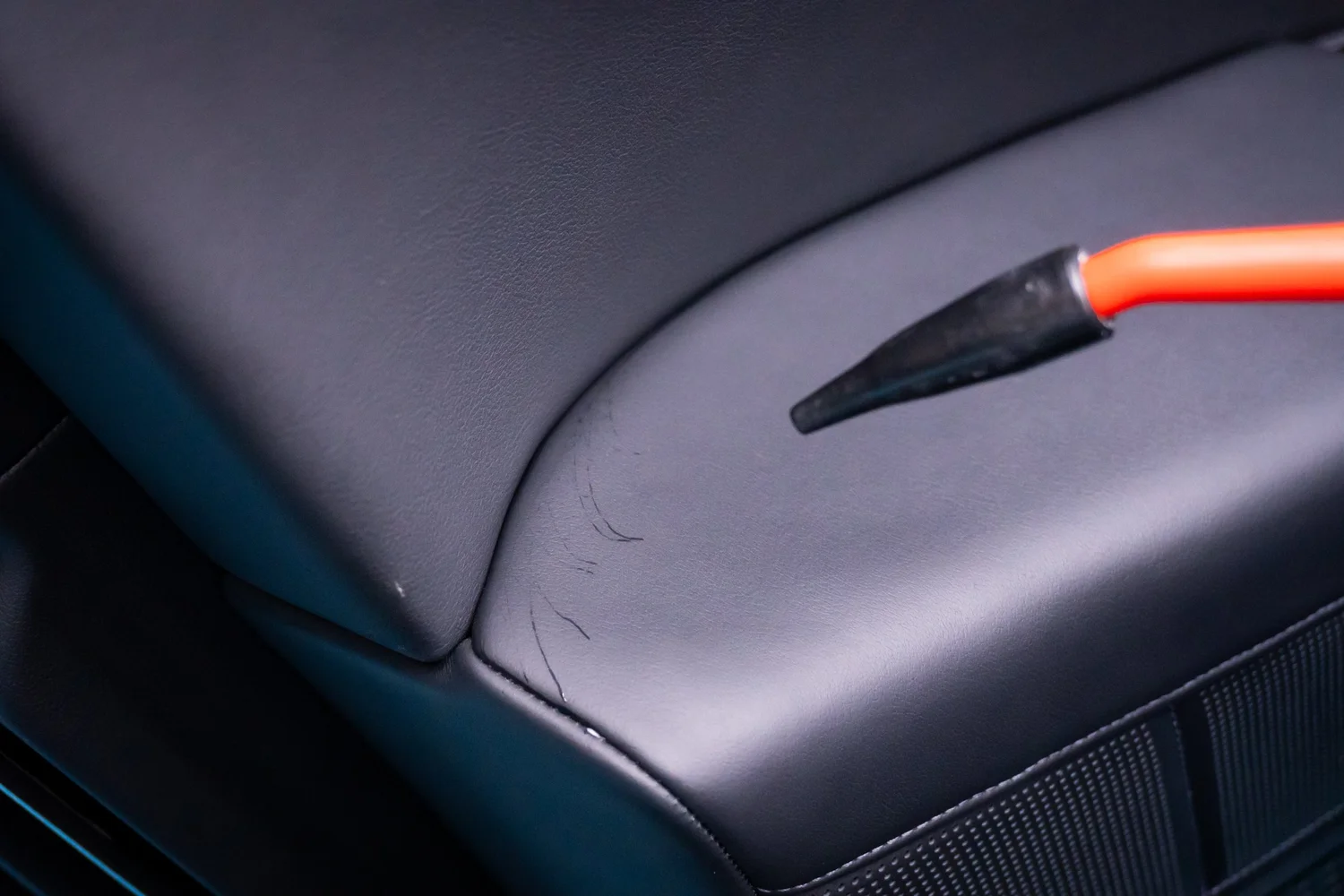 Работа по фини интериорни зони на BMW i7