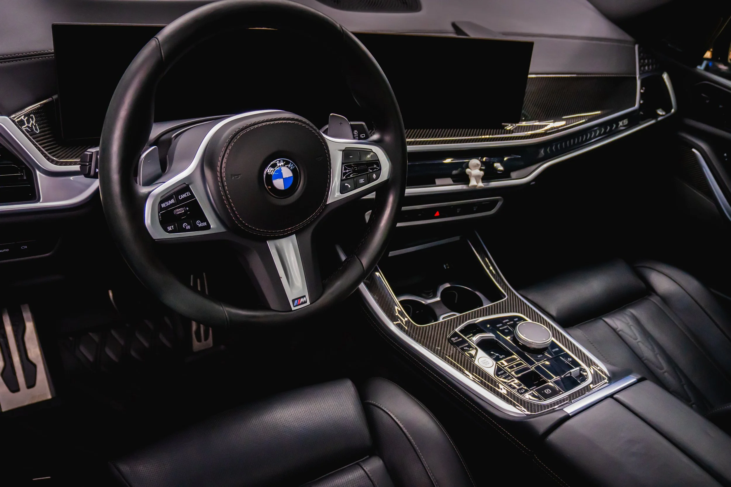 Интериор на BMW X5 след защита на стъклата