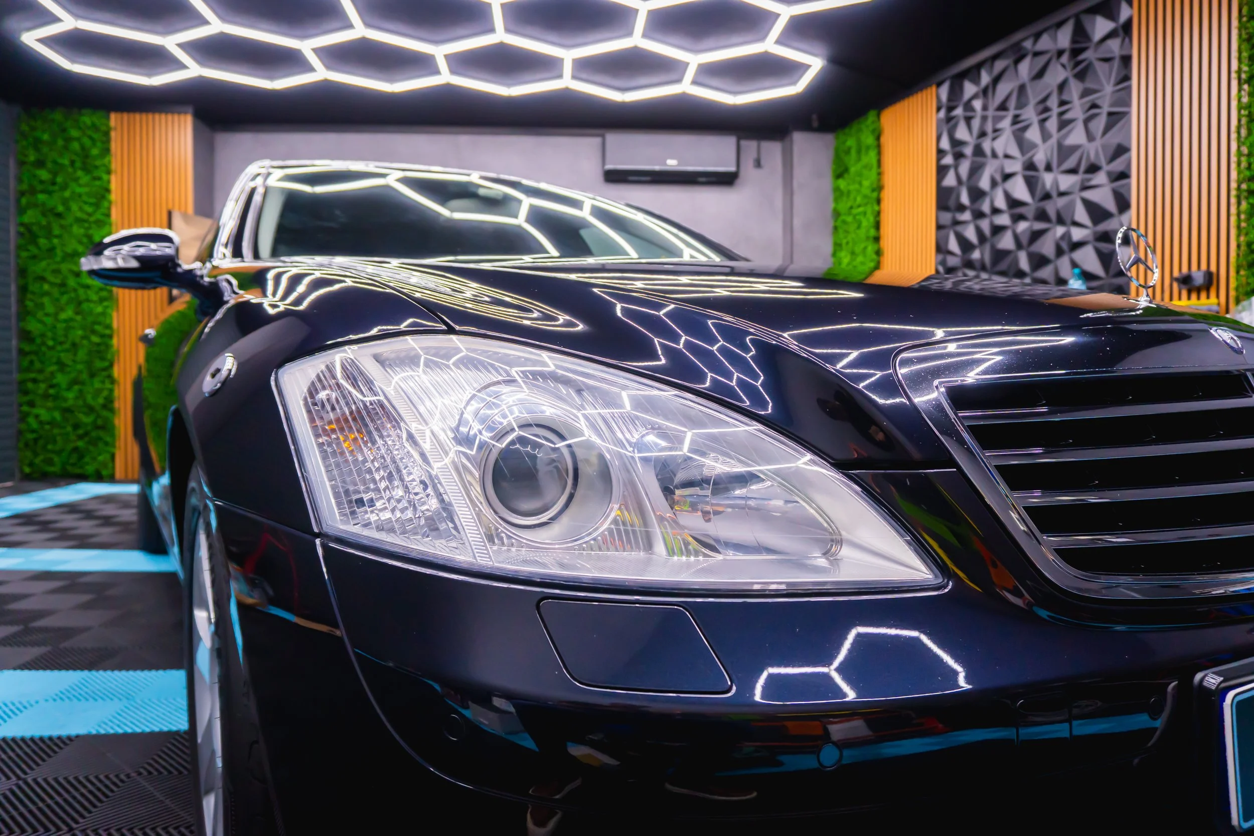 Mercedes-Benz S 350 в студиото след обработките