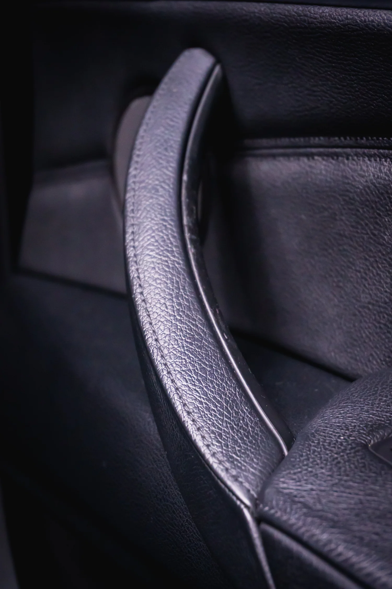 Кожа в BMW X5 след детайлинг
