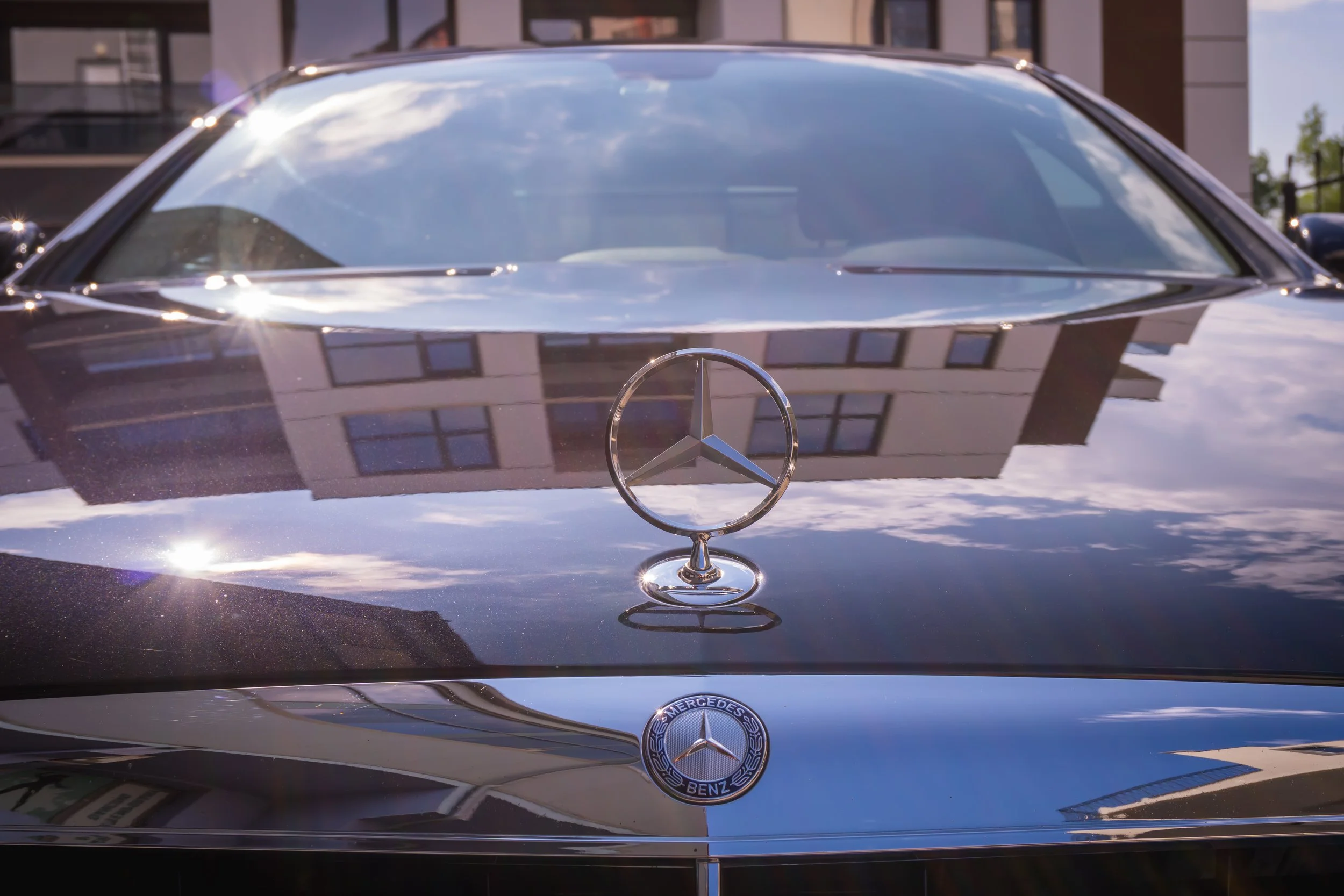Предна част на Mercedes-Benz S 350 след завършване