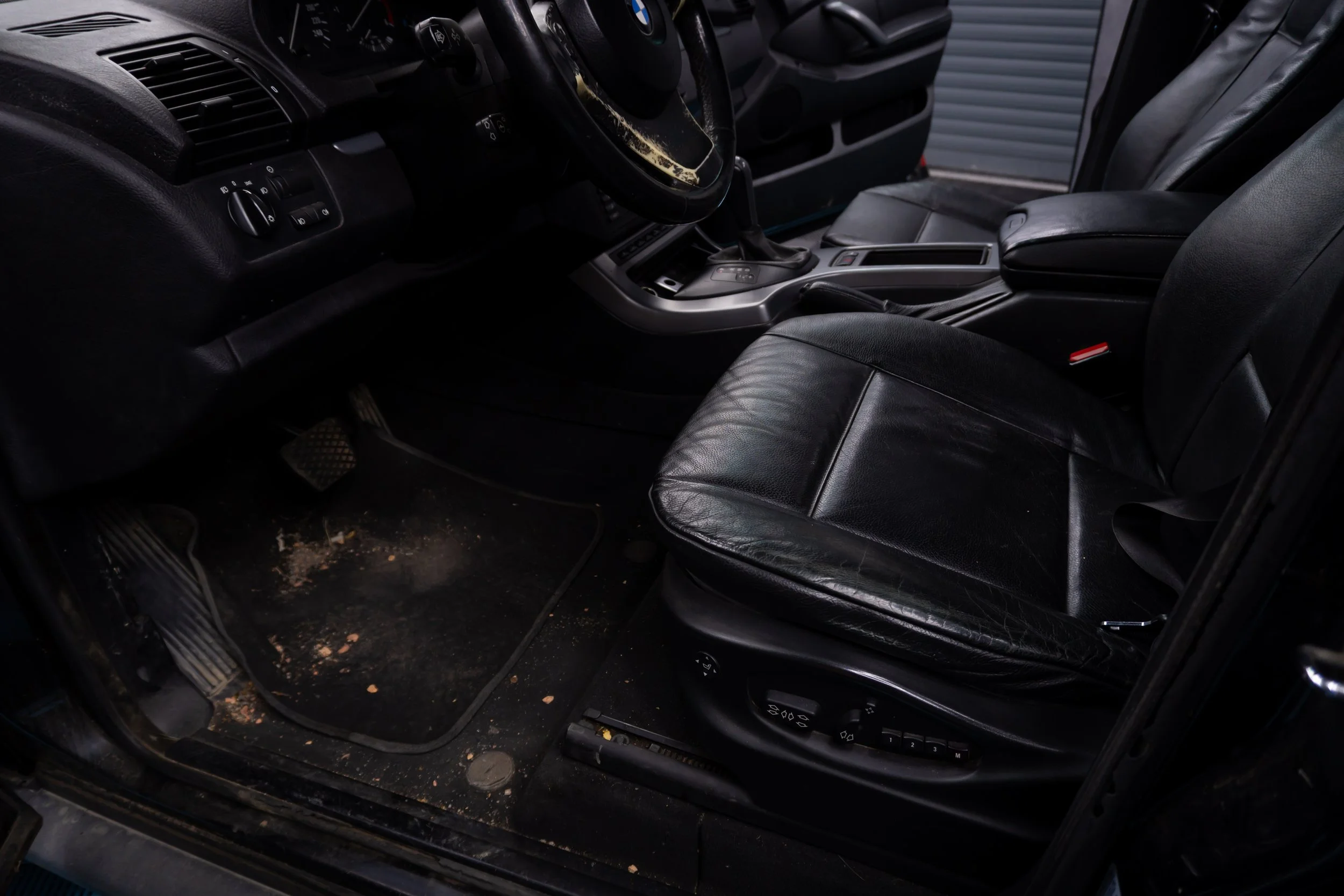 Интериор на BMW X5 преди почистване