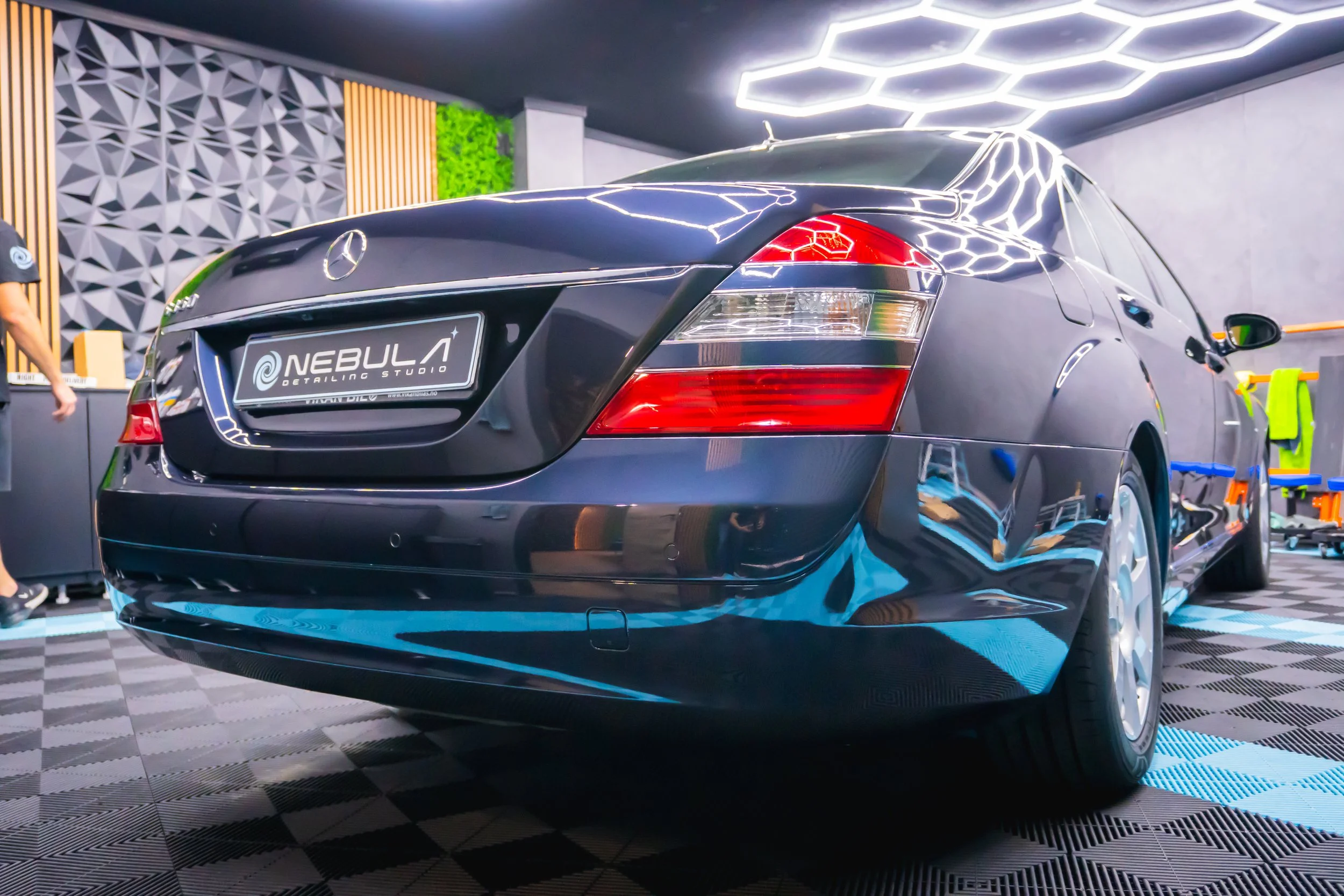 Mercedes-Benz S 350 задна част след обработките