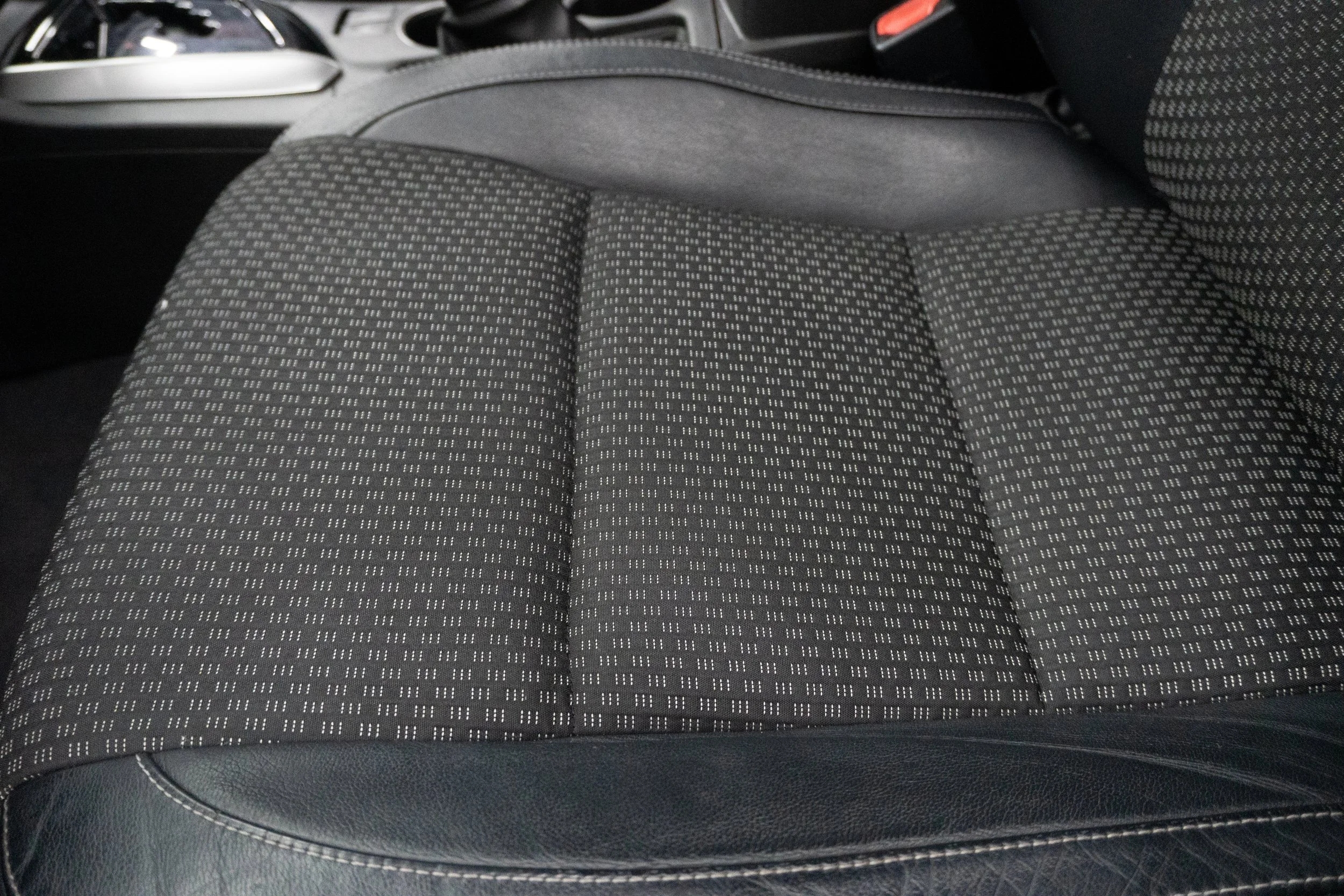 Почистена седалка на Toyota Corolla