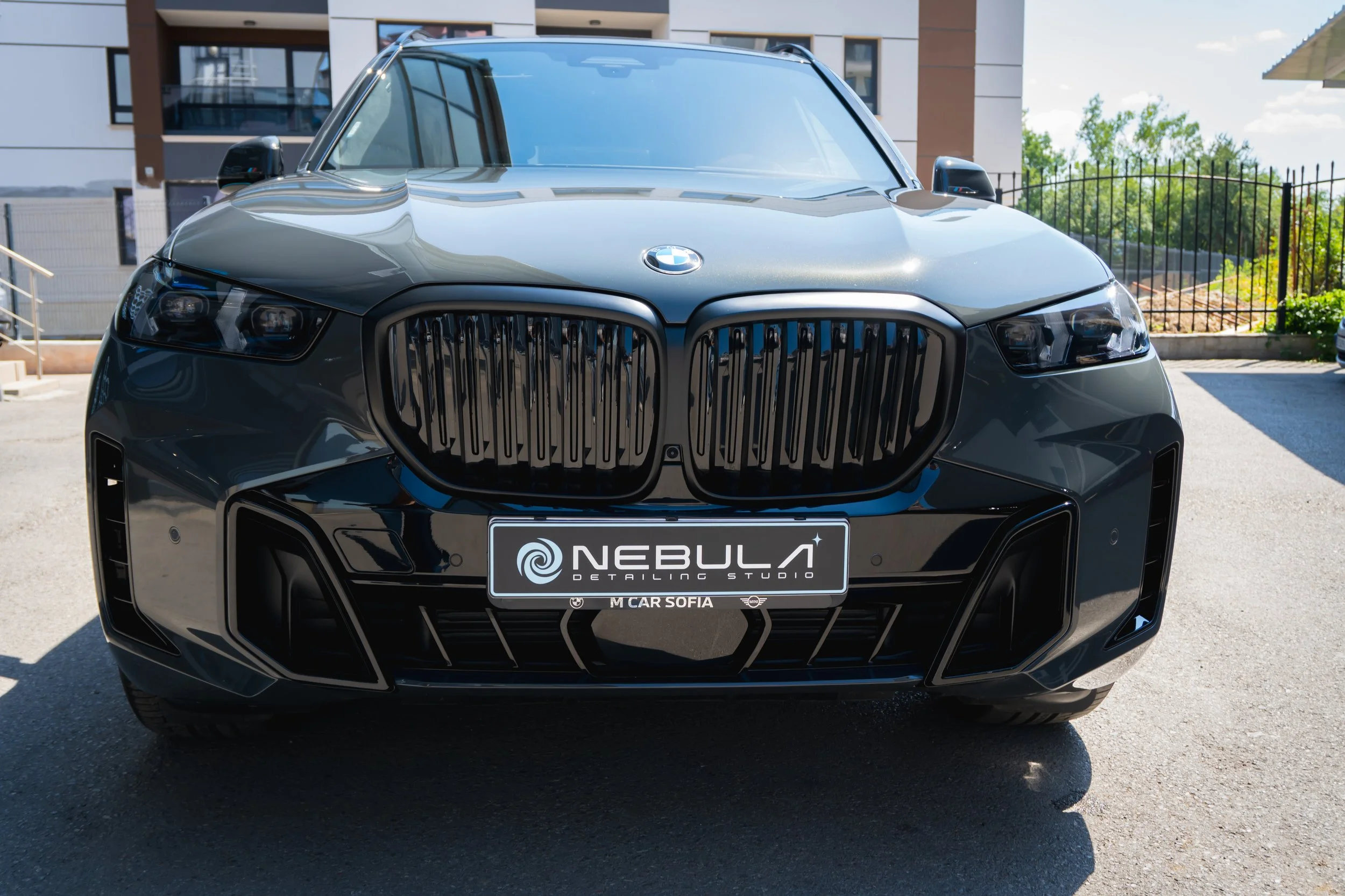 BMW X5 след професионално машинно полиране в Nebula Detailing София