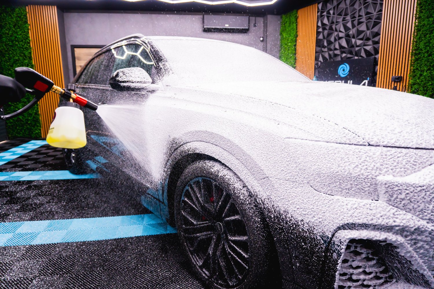 Audi Q8 – предварително измиване