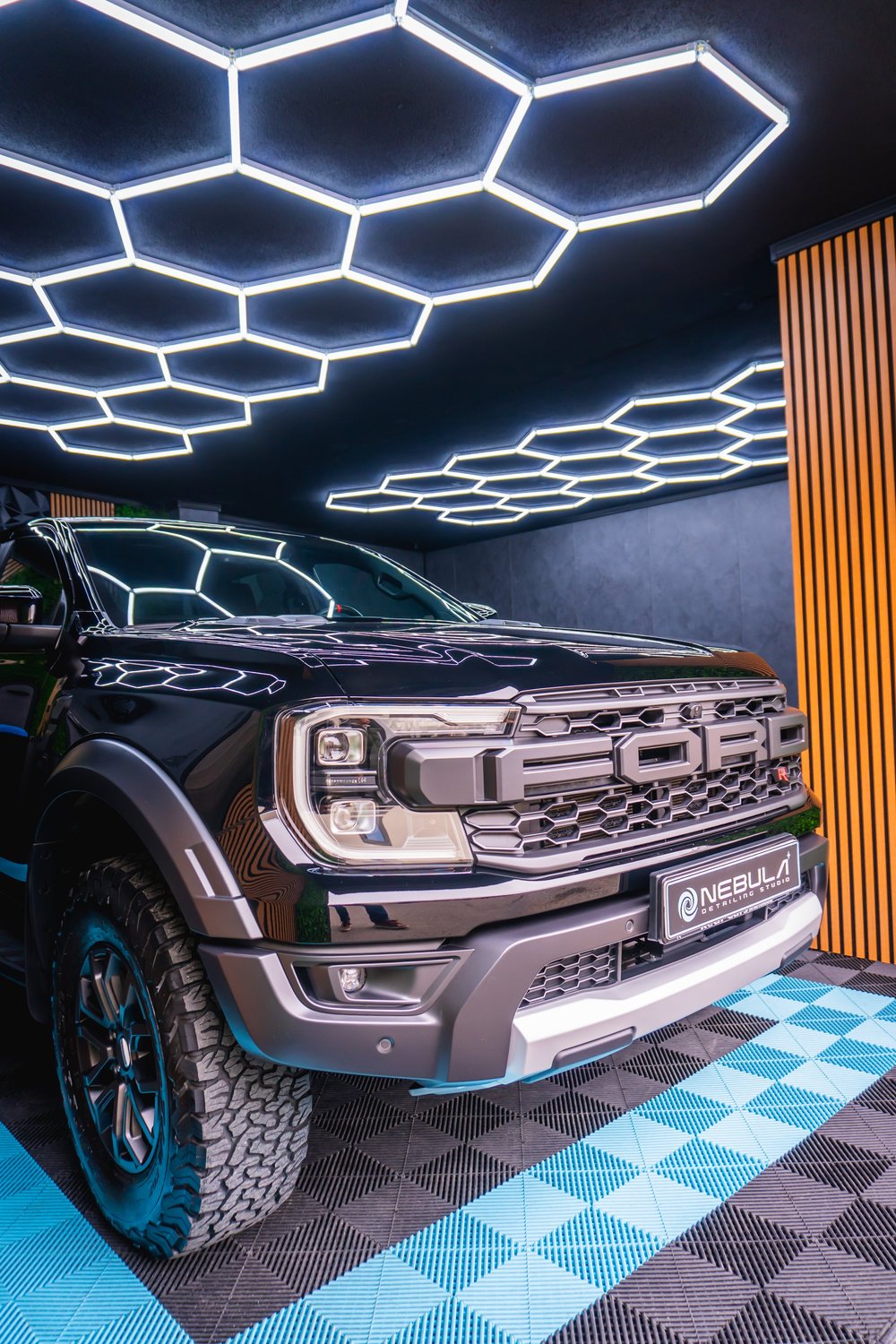 Ford Ranger Raptor след цялостното полиране и керамична защита в Nebula