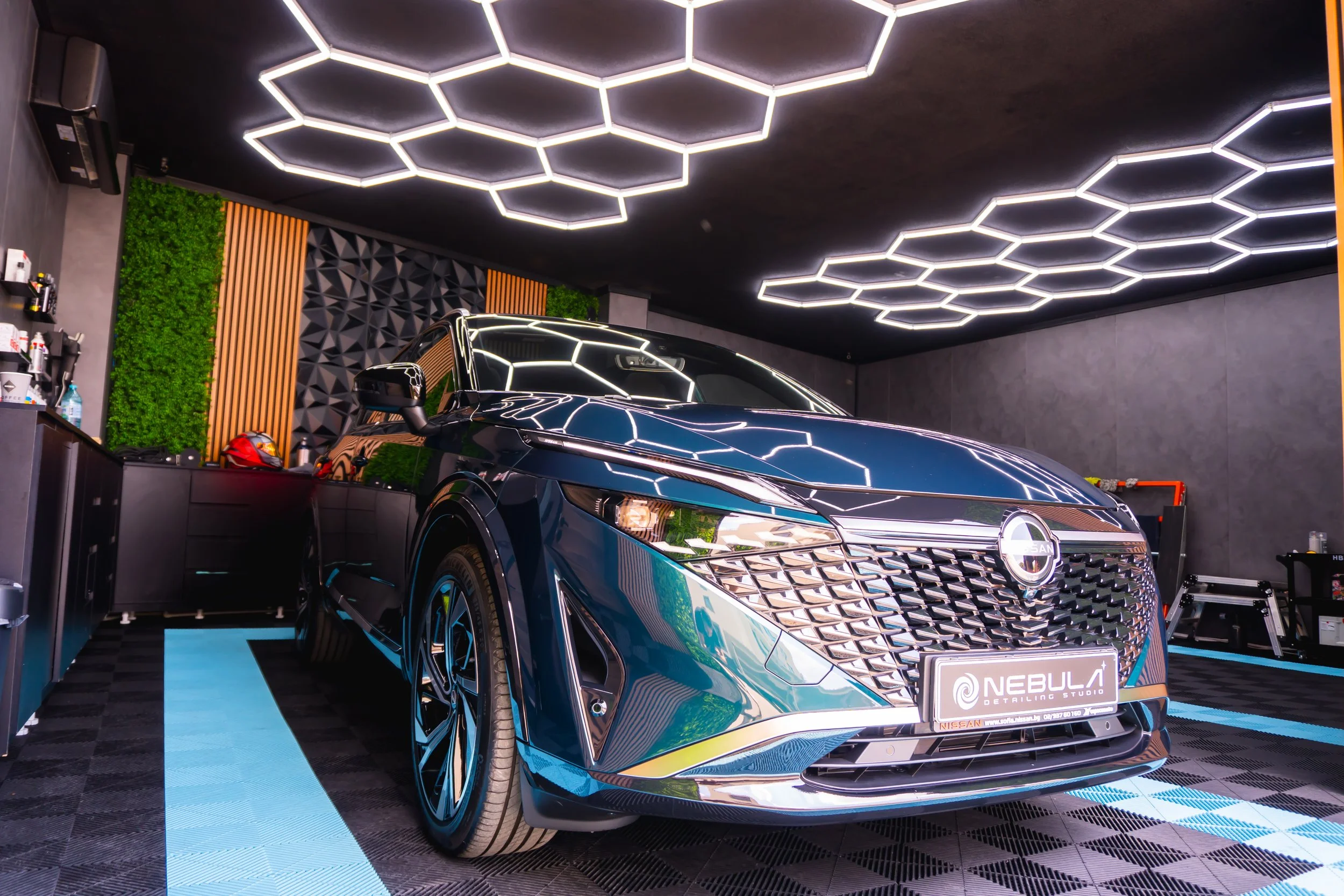 Nissan Qashqai в студиото след външна защита