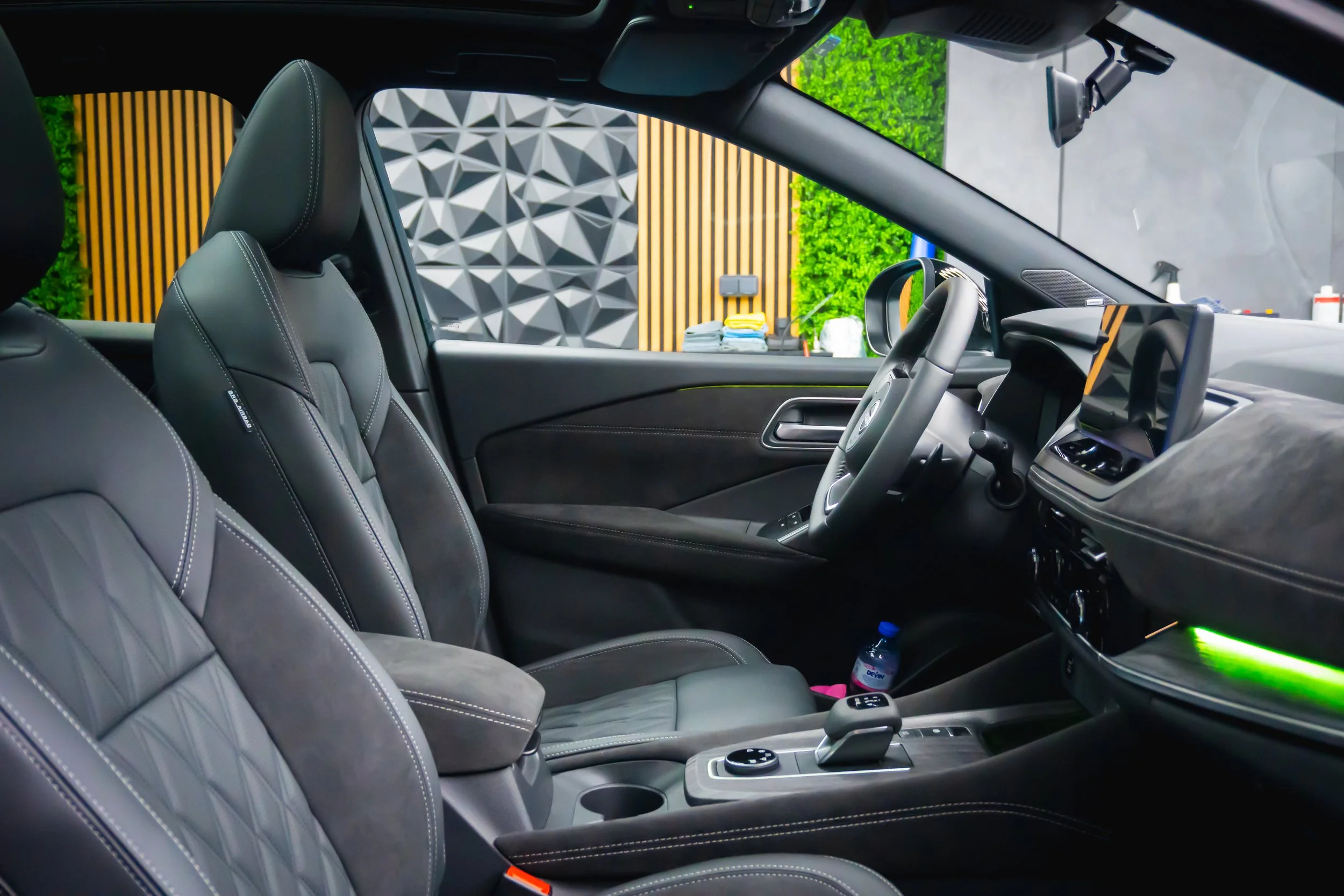 Седалки на Nissan Qashqai при интериорната защита